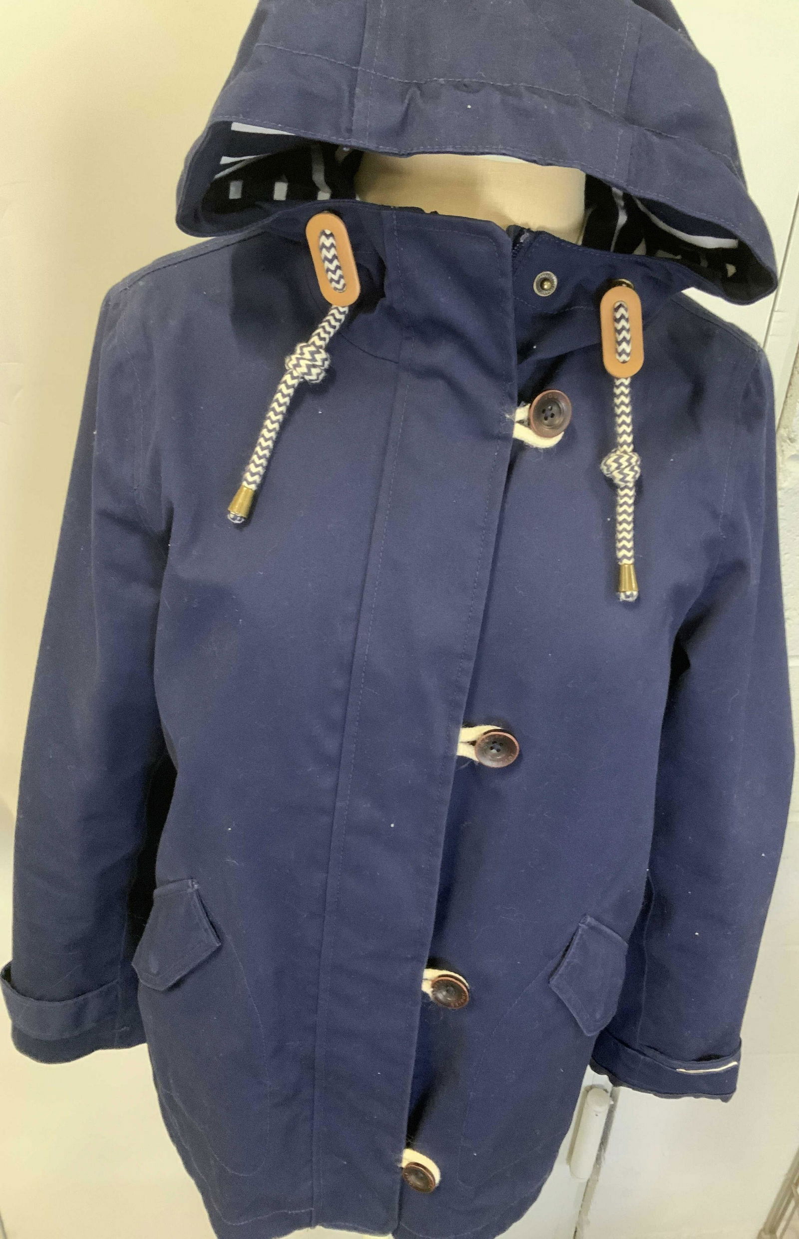 JOULES Waterproof Lightweight Cotton Navy Jacket (1 of 7)