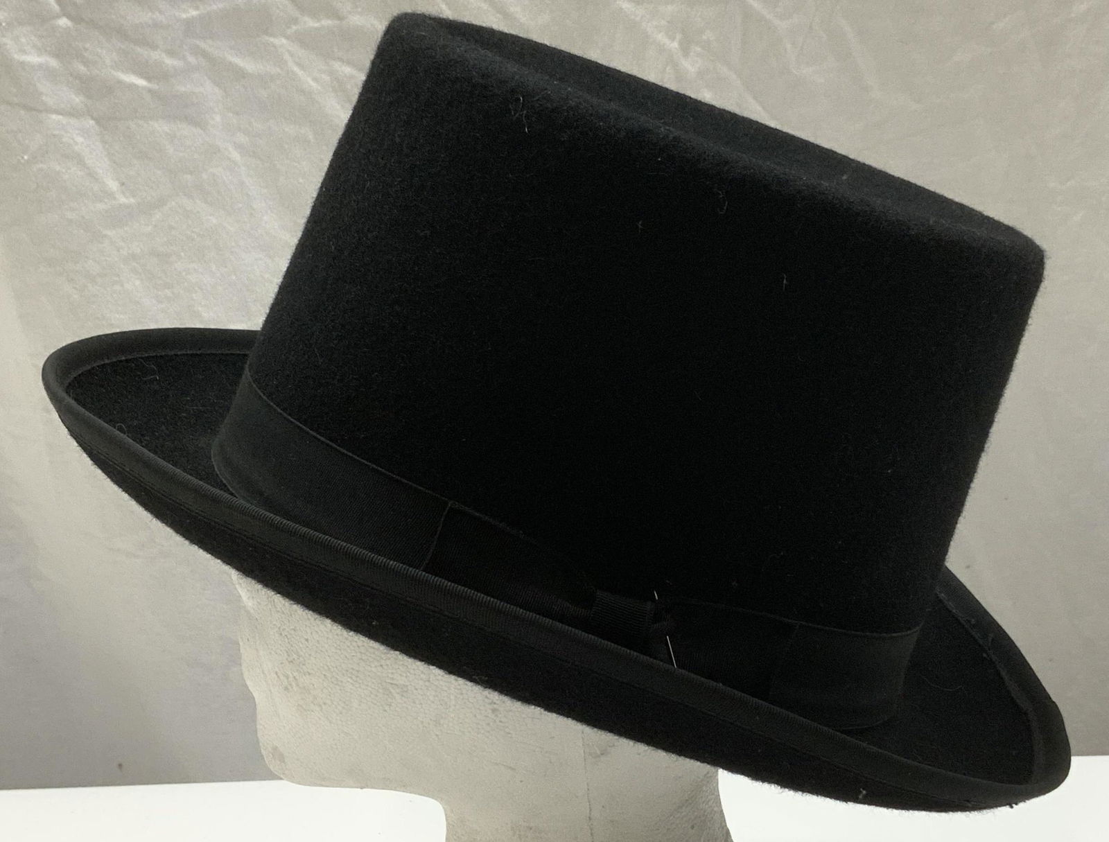 Vintage Top Hat & Whitney Hat Box (1 of 4)