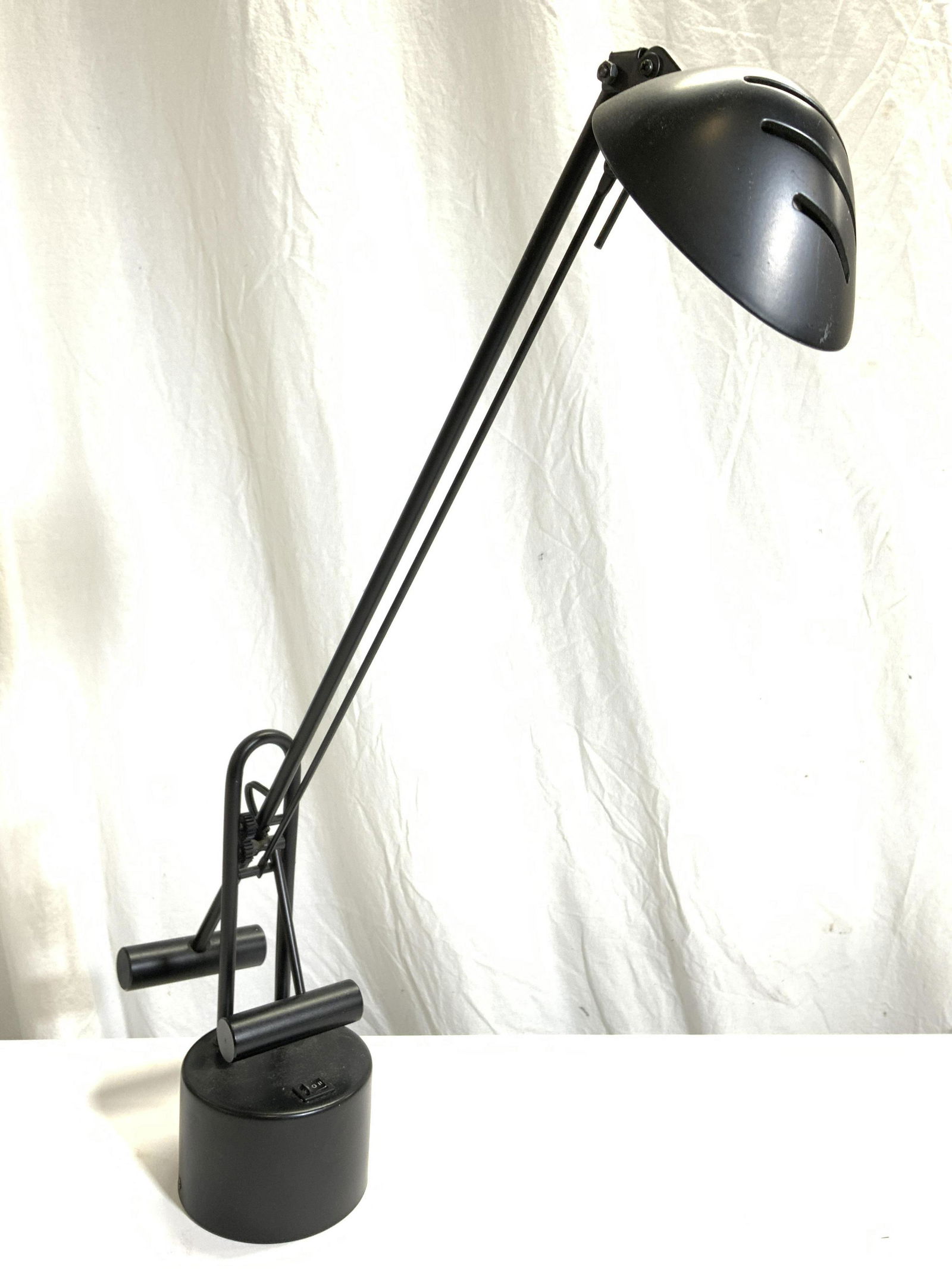 VINTAGE ALCO TABLE LAMP WITH COUNTERWEIGHTS (1 of 8)