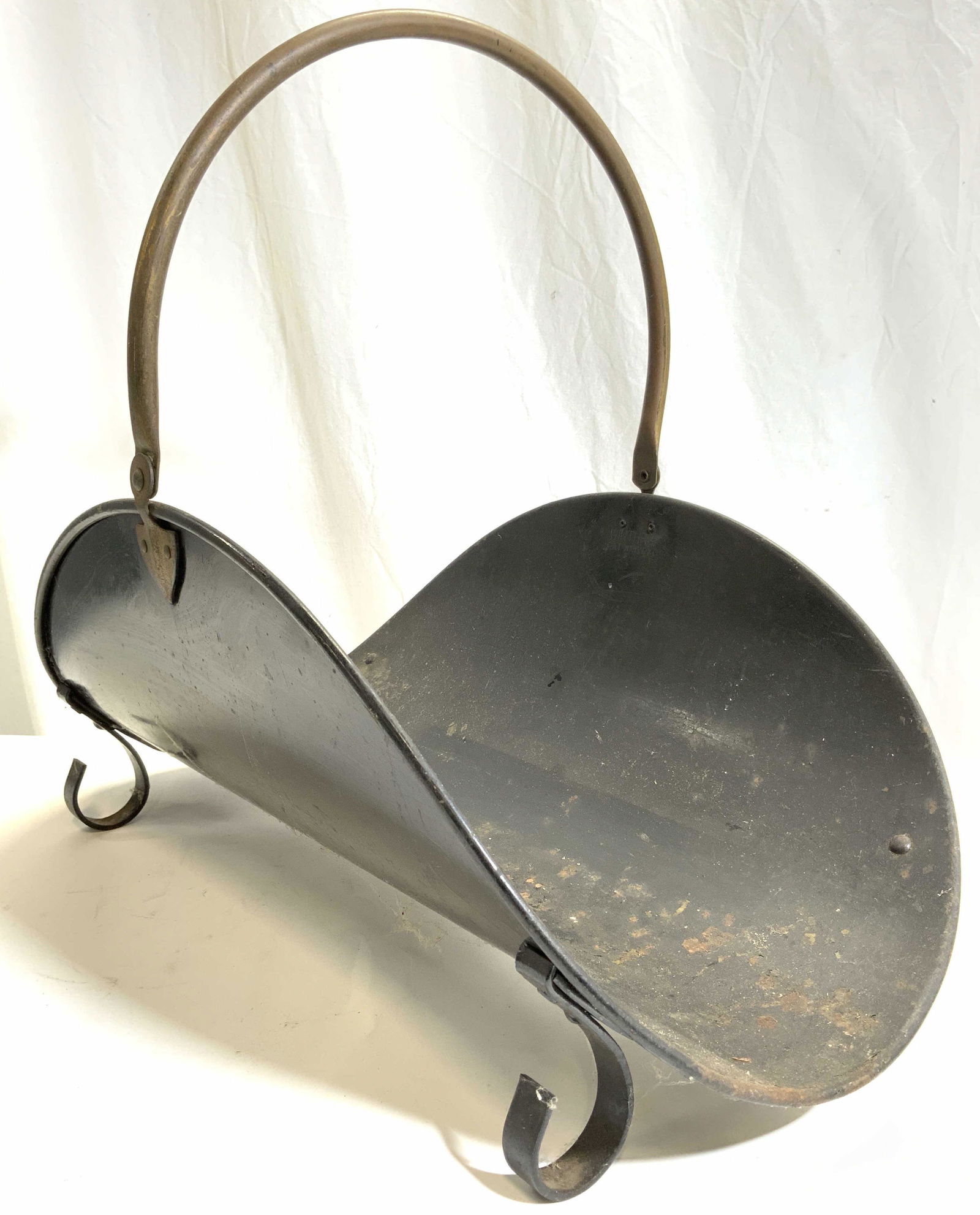 Vintage Footed Metal Wood Holder W Handle (1 of 7)