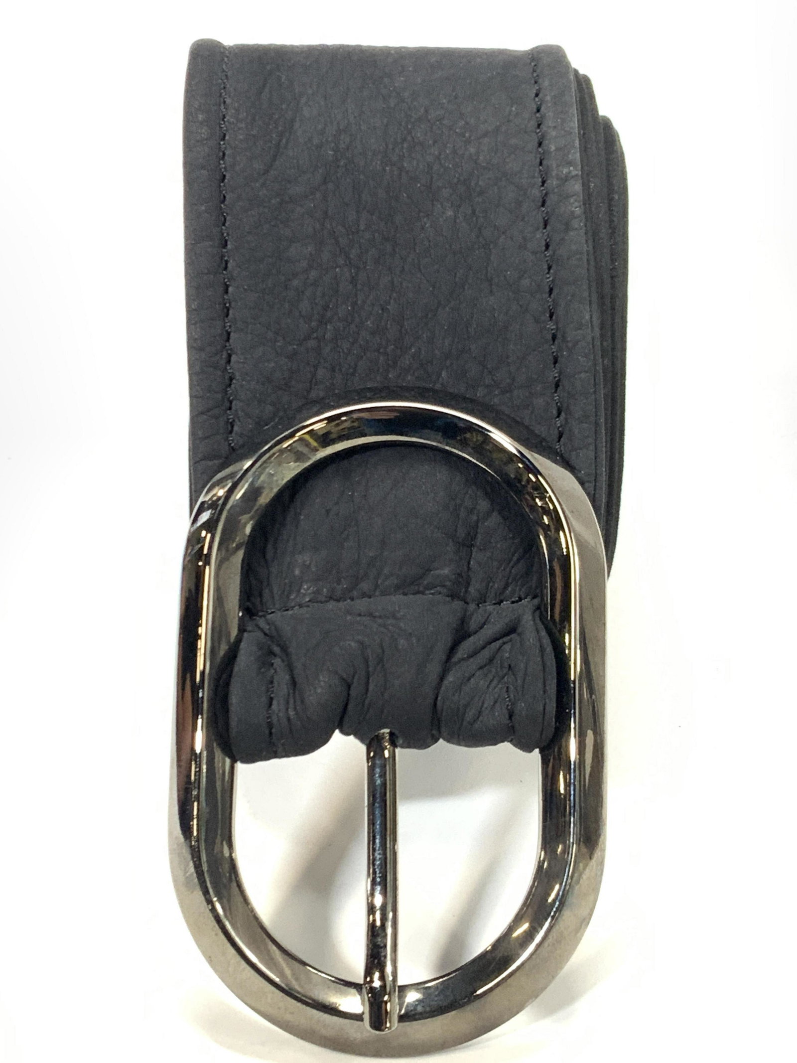 BERGE Vera Pelle Leather Fashion Belt, Italy: Black leather, soft hand fashion belt with black toned metal buckle. Marked Berge Accessories Made in Italy. Vera Pelle. M /85/ 6445. Approximately 40 inches long and 2.25 inches wide. Some wearing to