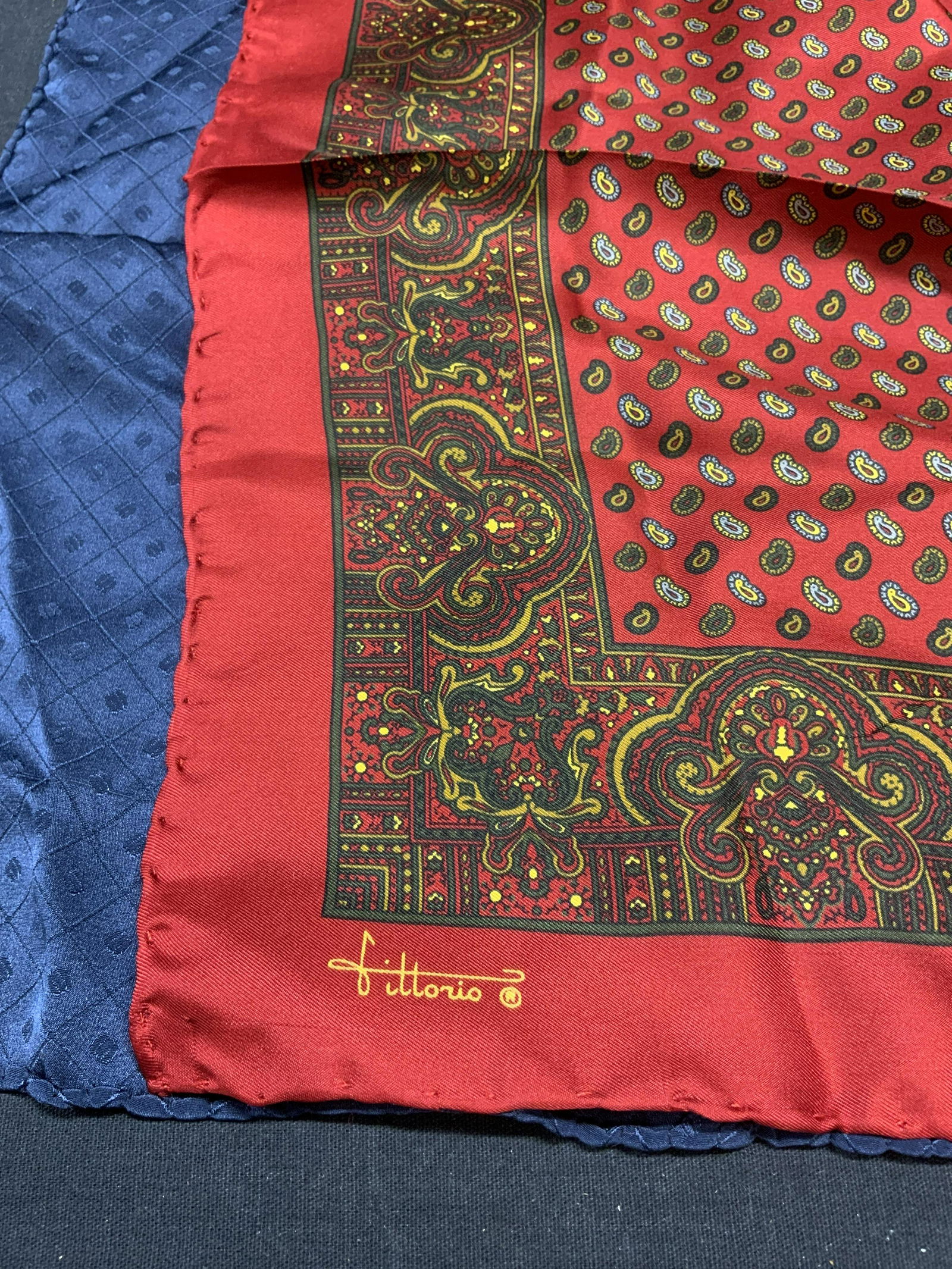 Lot2 Hand Rolled Silk Handkerchiefs FITTORIO, SETA (1 of 6)