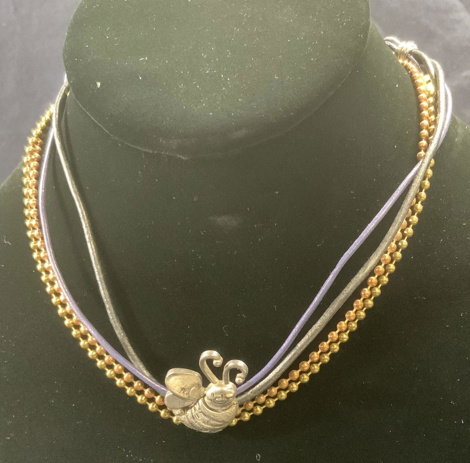 Lot 3 Necklaces w Bee Pendant (1 of 5)