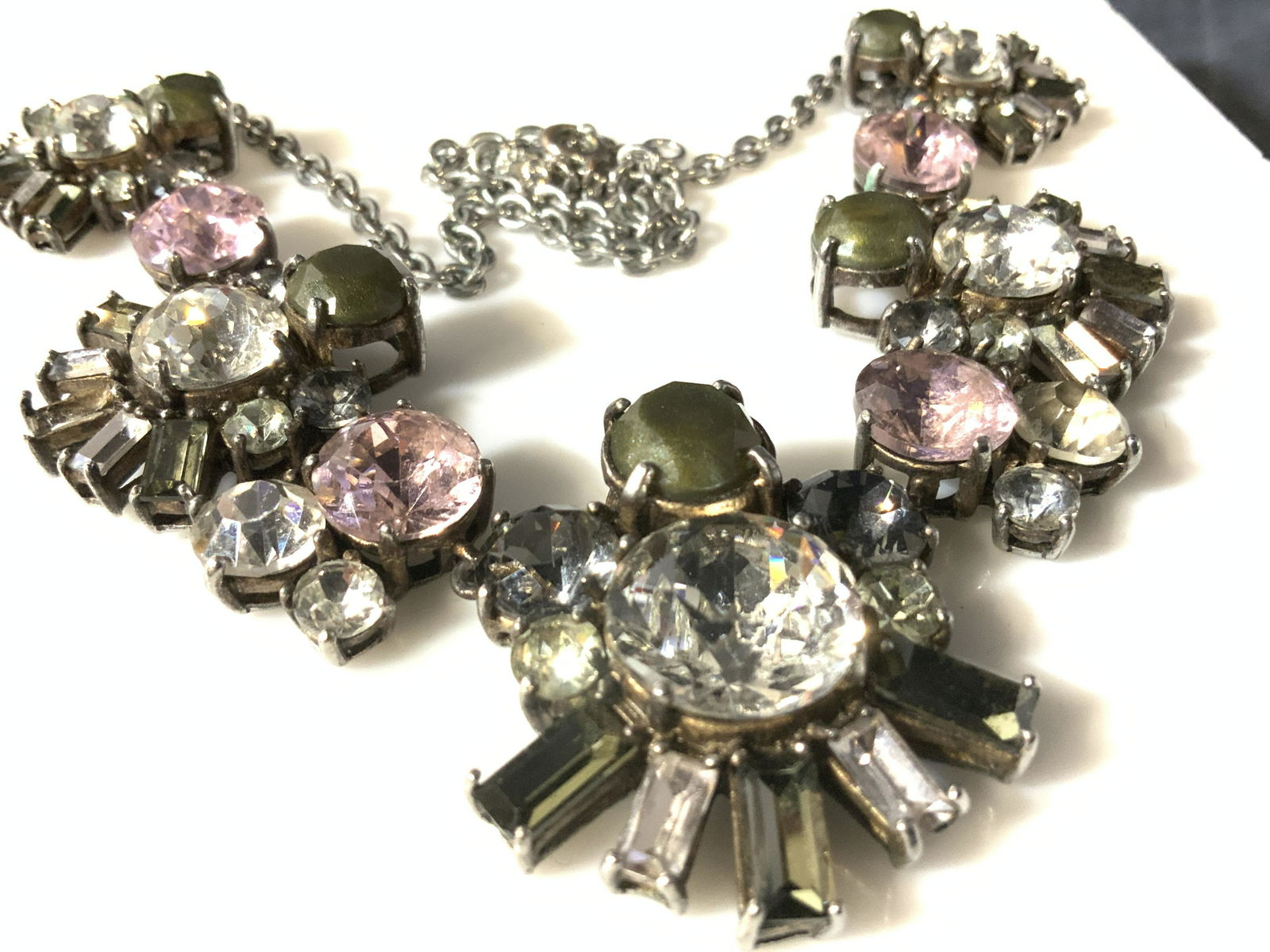 Ann TAYLOR Rhinestone Flower Collar Necklace (1 of 5)