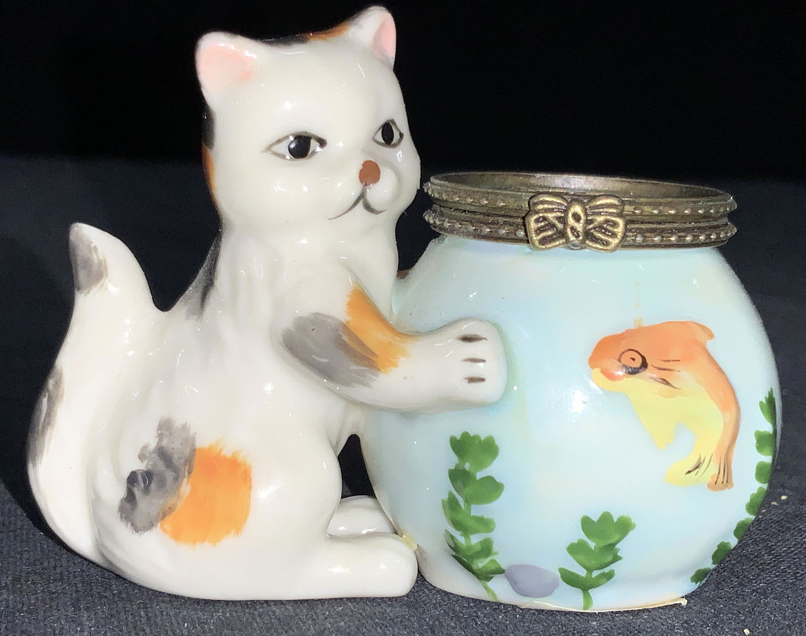 Vintage Cat & Fish Tank Porcelain Keepsake Box (1 of 7)