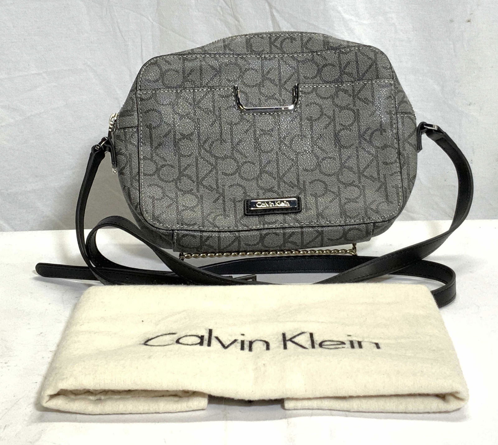 CALVIN KLEIN Grey and Black Leather Crossbody Bag (1 of 7)