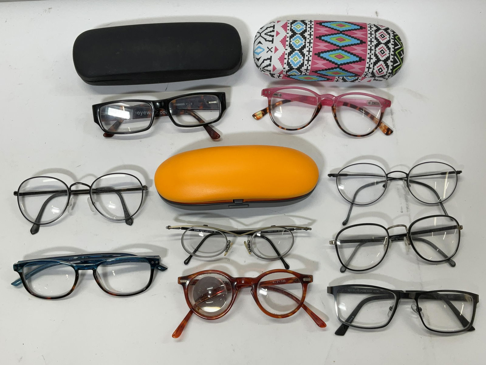 Group Lot 9 Eye Glasses & Case, Italy (1 of 12)