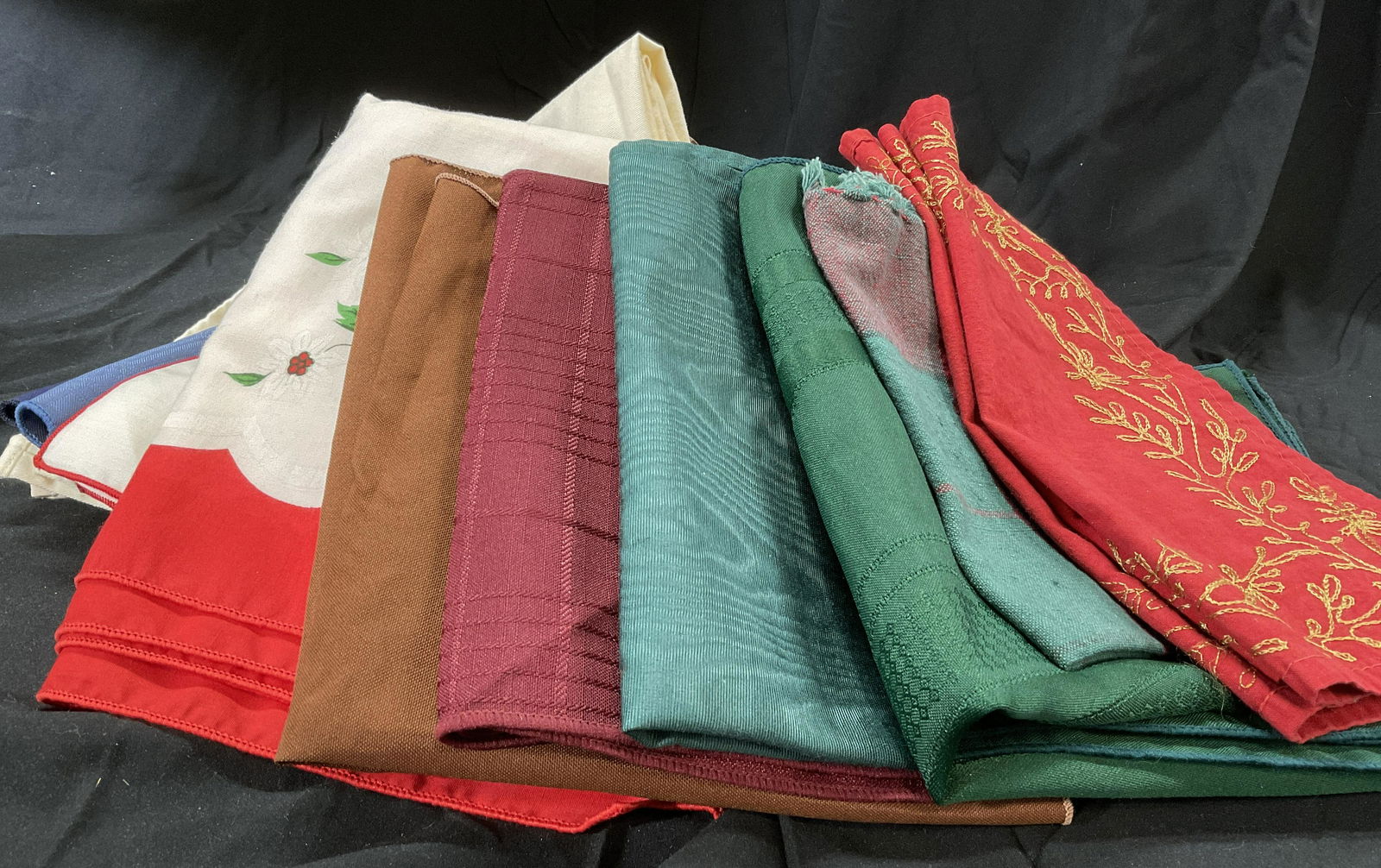 Group Lot 28 Linen Napkins, Table Linens (1 of 12)