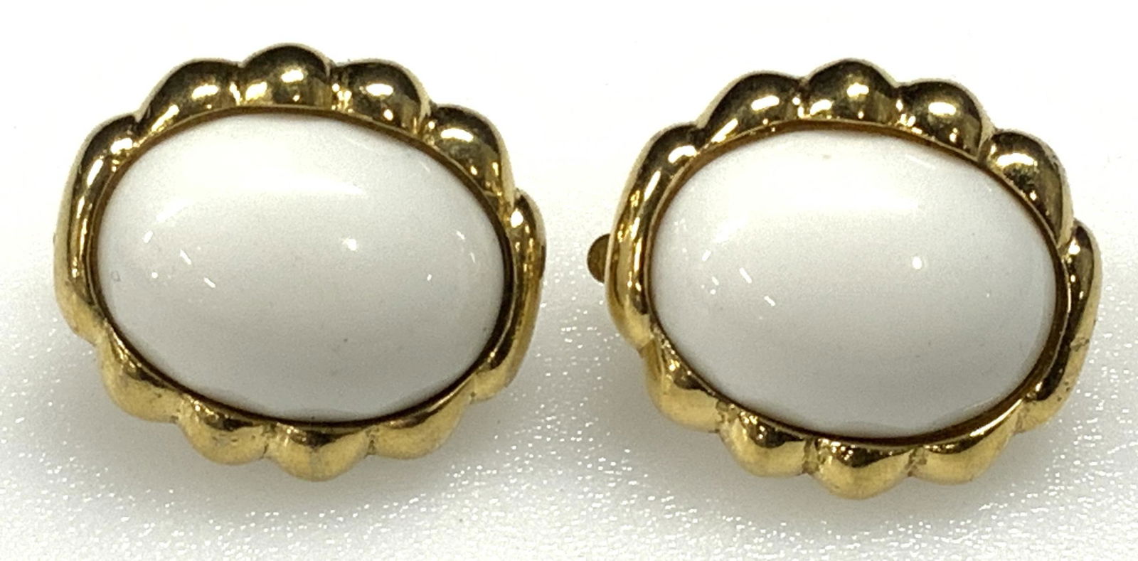 TRIFARI Clip On Earrings (1 of 4)