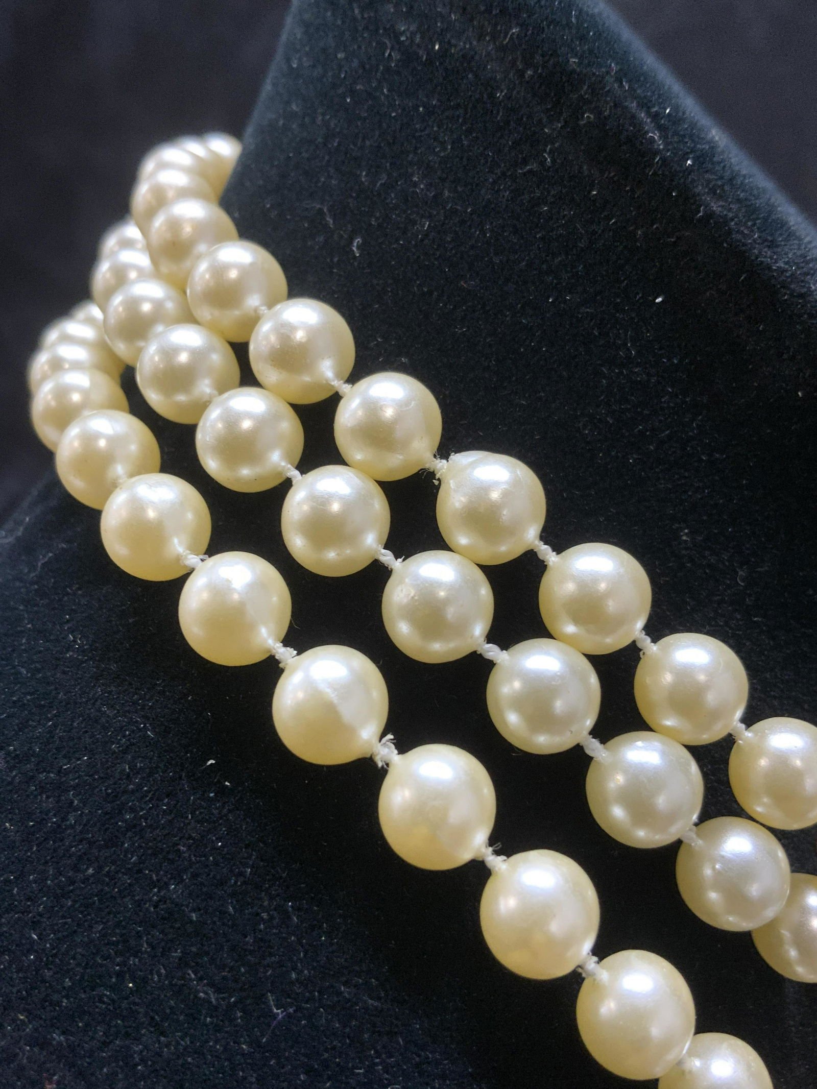 Pearlescent Loop Strand Necklace (1 of 4)