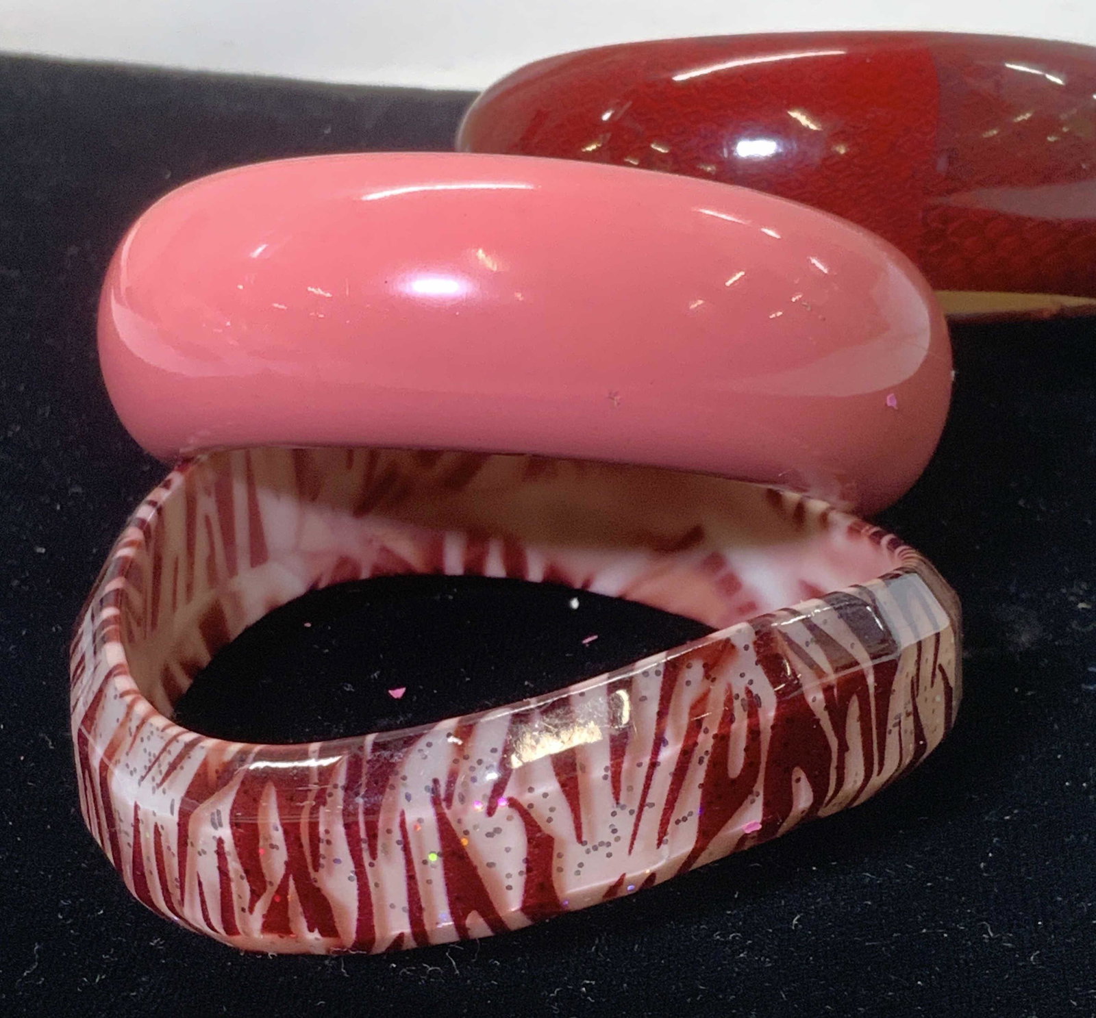 Grp 3 Chunky Vtg Lacquered Bangles (1 of 4)