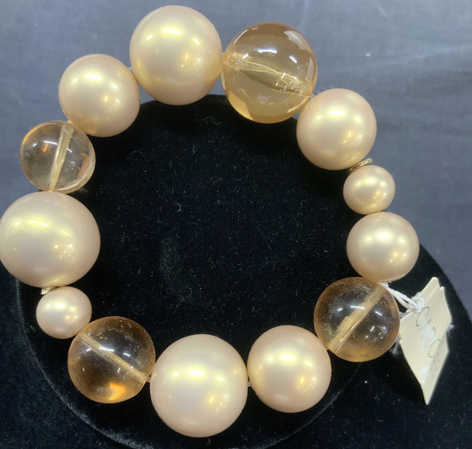 CAROLEE Sign Pearl Style Stretch Bracelet (1 of 4)