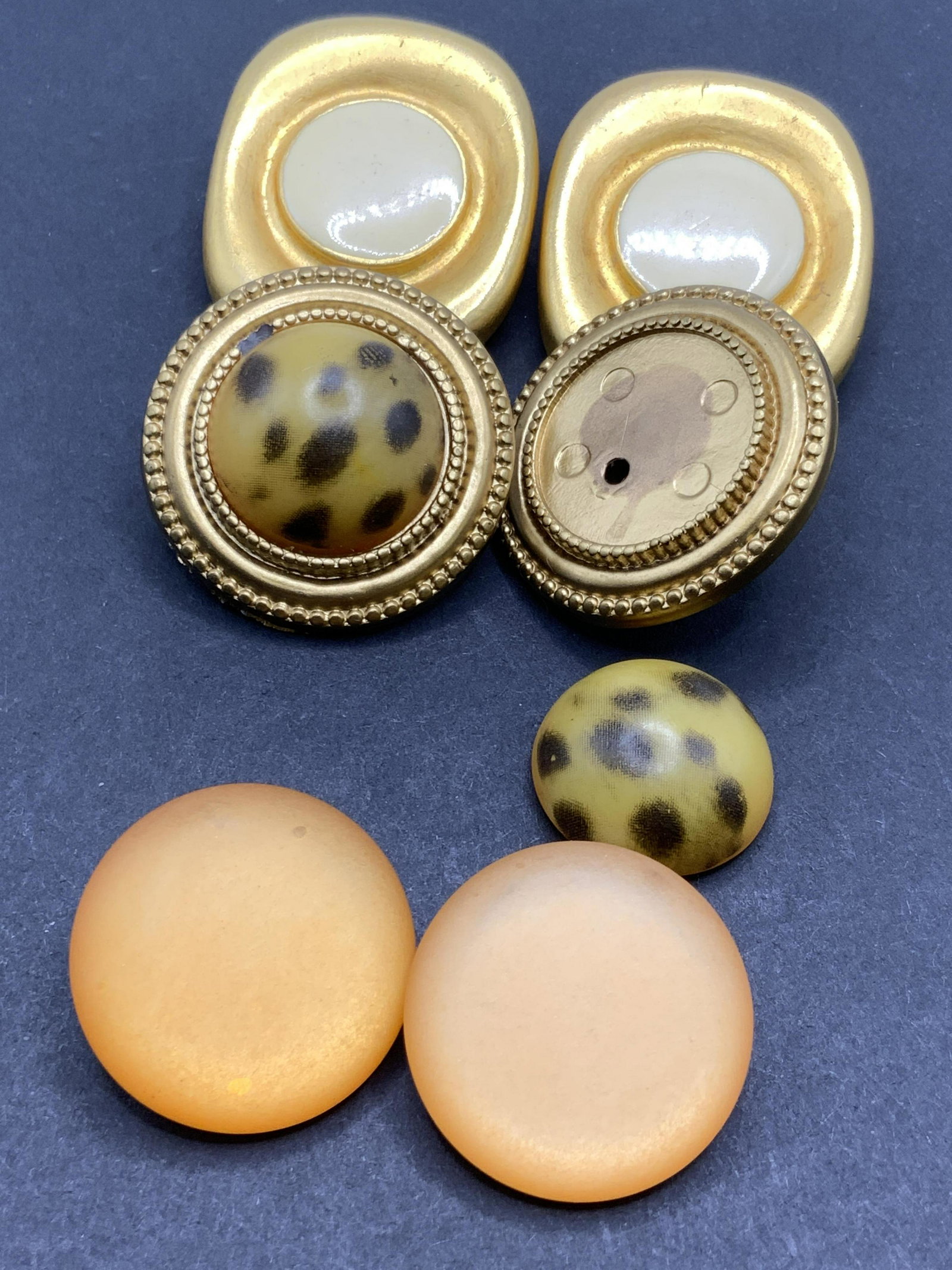 Lot 3 Vintage Button Clip On Earrings, Jewelry (1 of 6)