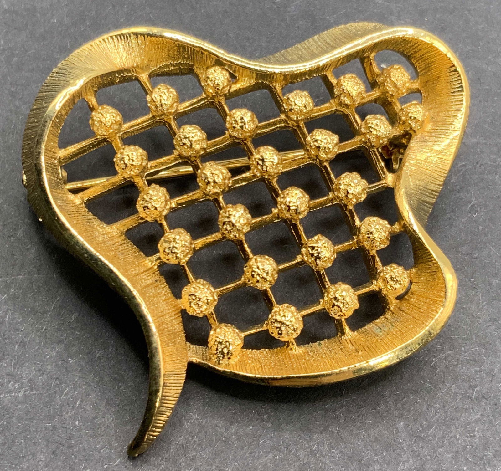 CORO Signed Gold Tn Metal Abstract Brooch, Vintage (1 of 8)