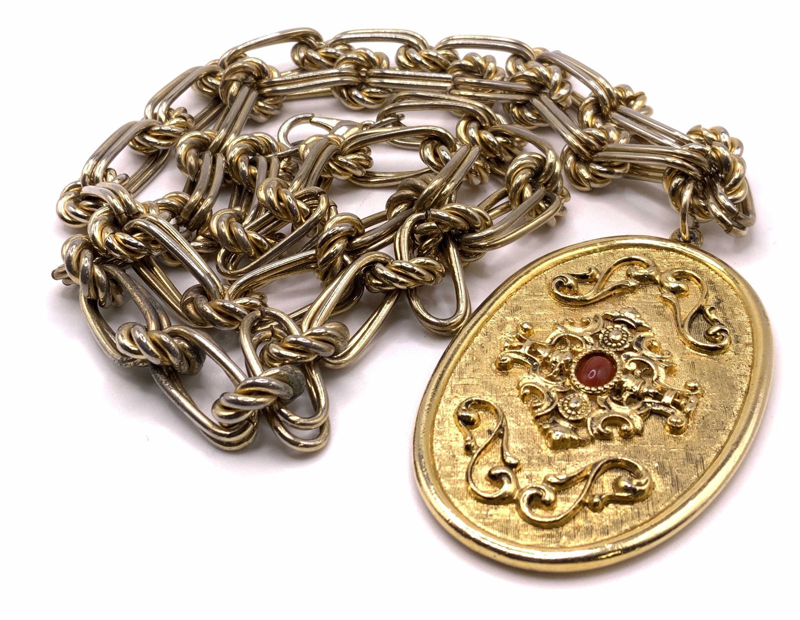 ACCESSOCRAFT Vtg Renaissance Pendant Necklace (1 of 8)