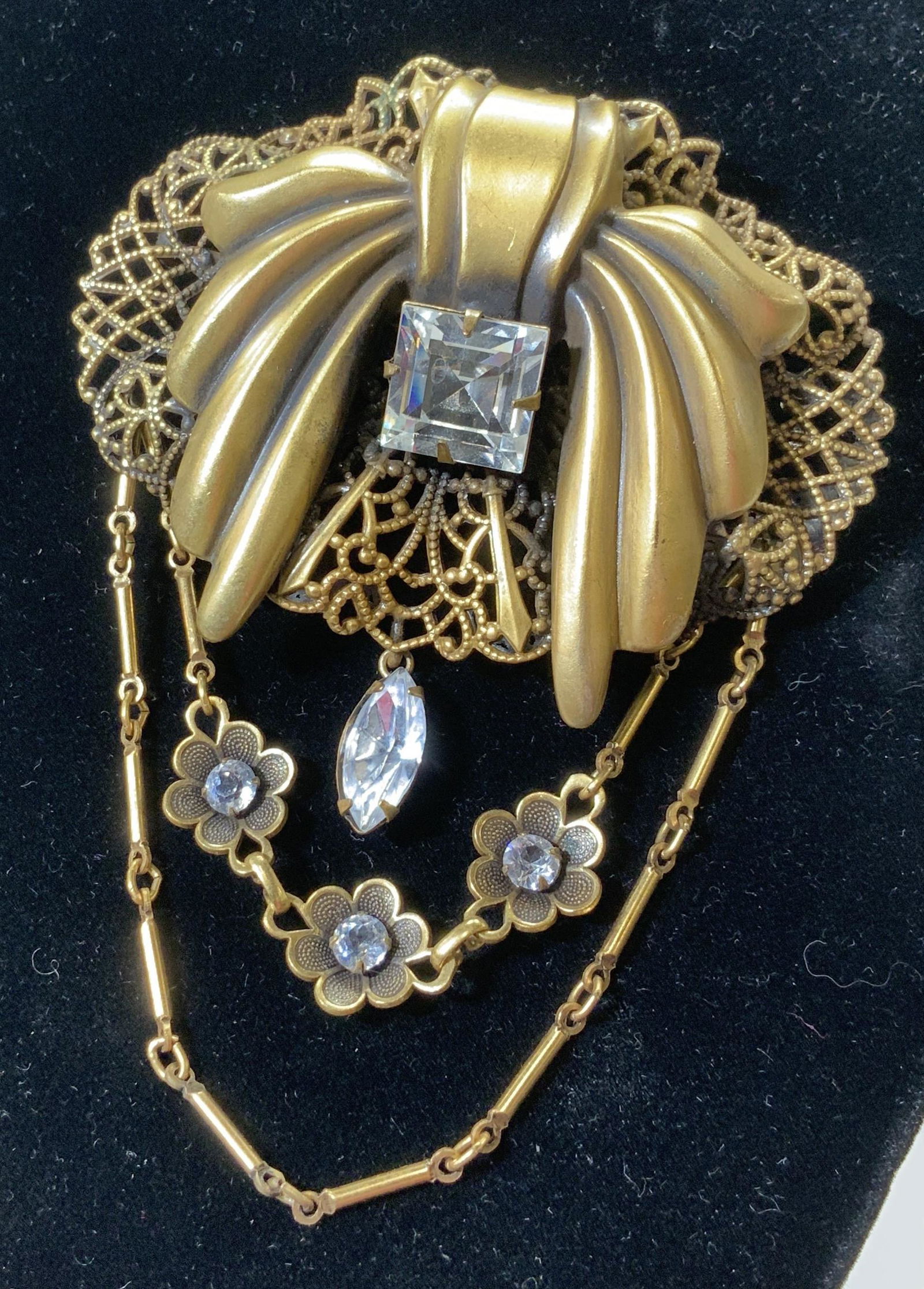 JOSEFF OF HOLLYWOOD Art Nouveau Bow Brooch (1 of 9)