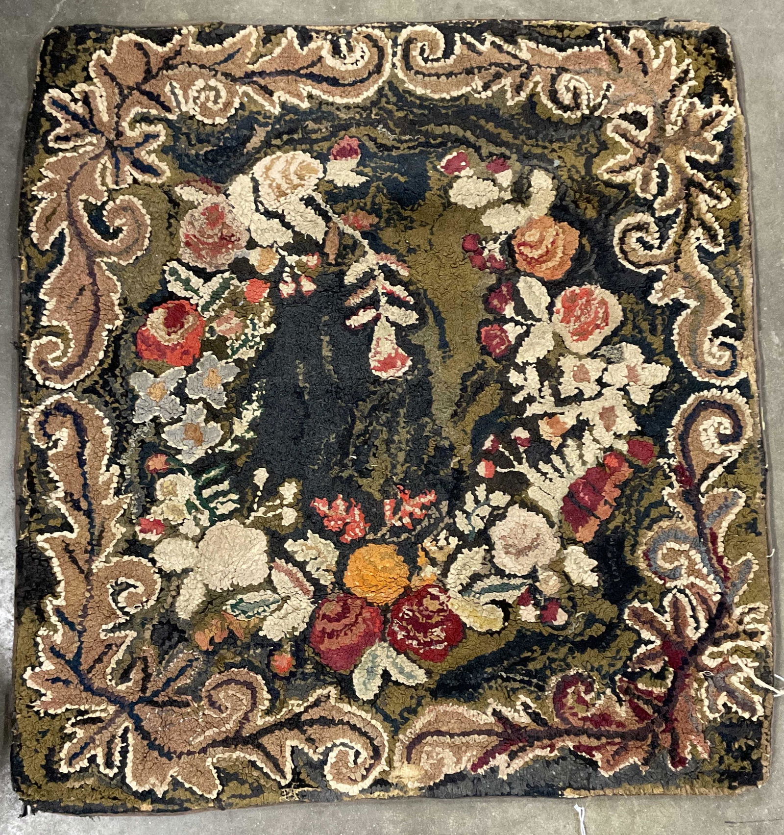 Vintage Floral Woven Rug (1 of 10)