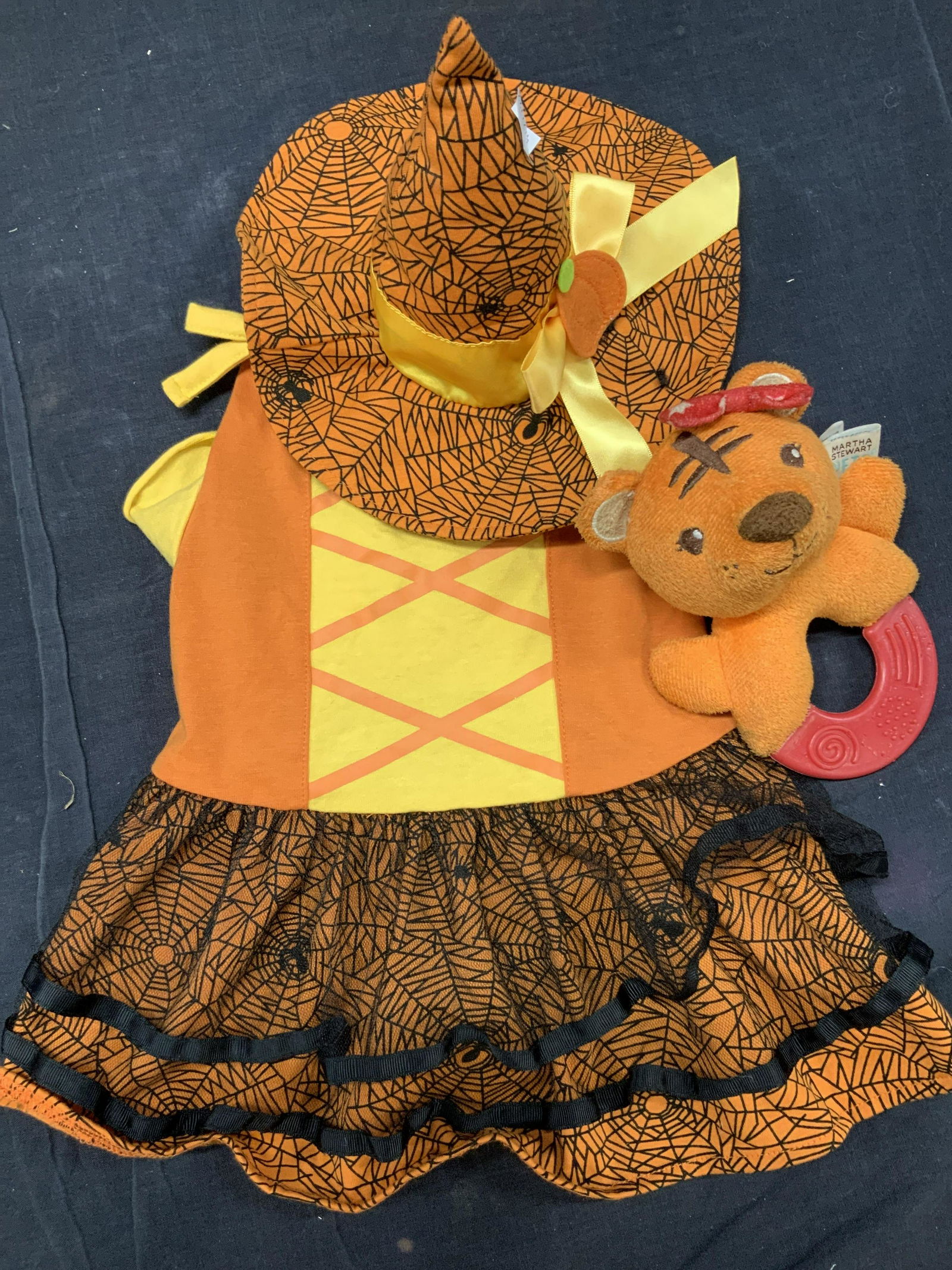 MARTHA STEWARTS PETS Dog Halloween Costume & Toy (1 of 11)