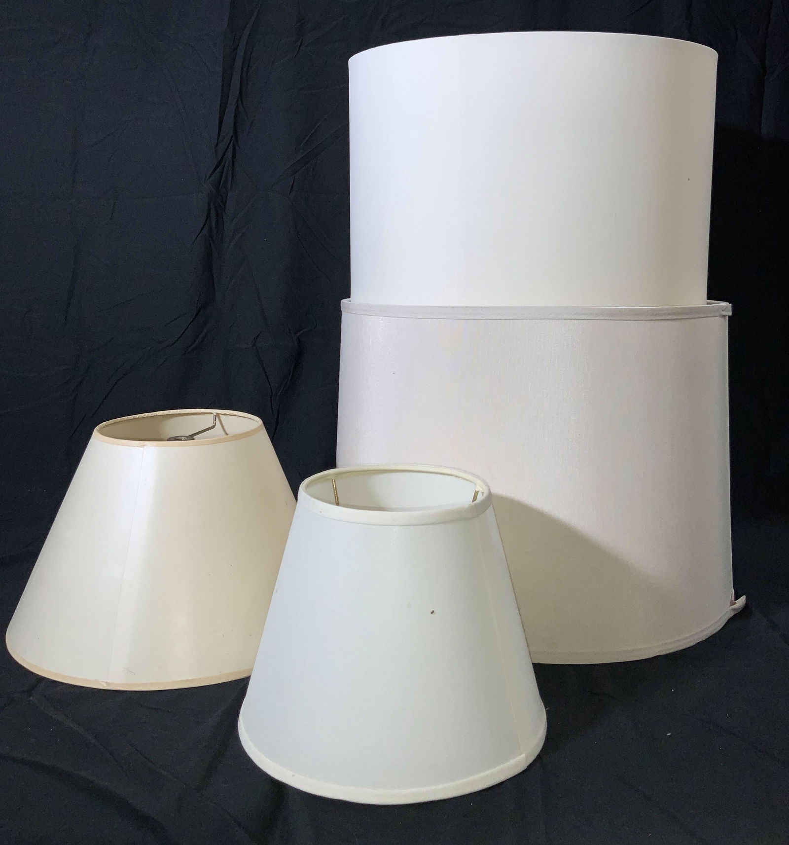 Group Lot 4 Of White Lamp Shades (1 of 11)