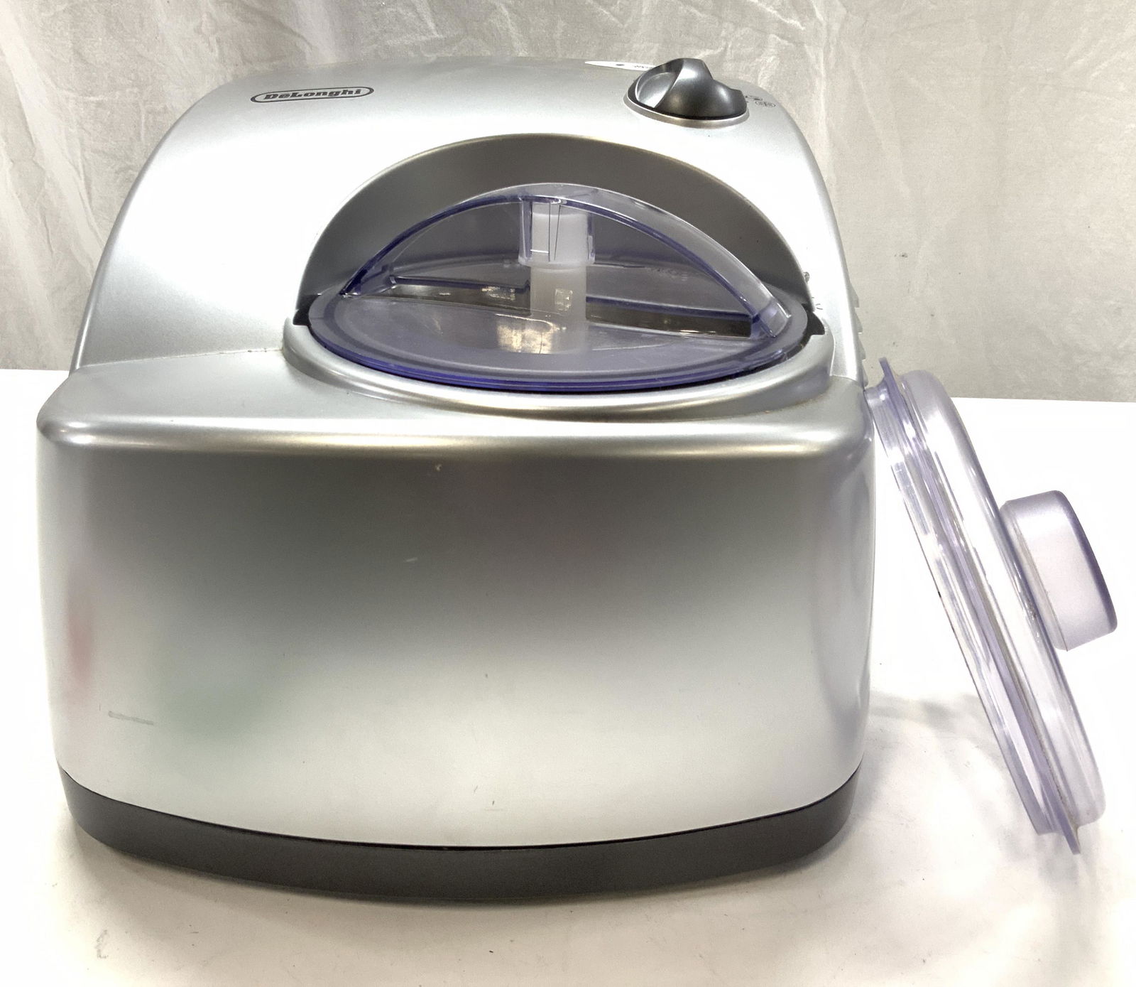 DELONGHI Ice Cream Maker (1 of 11)