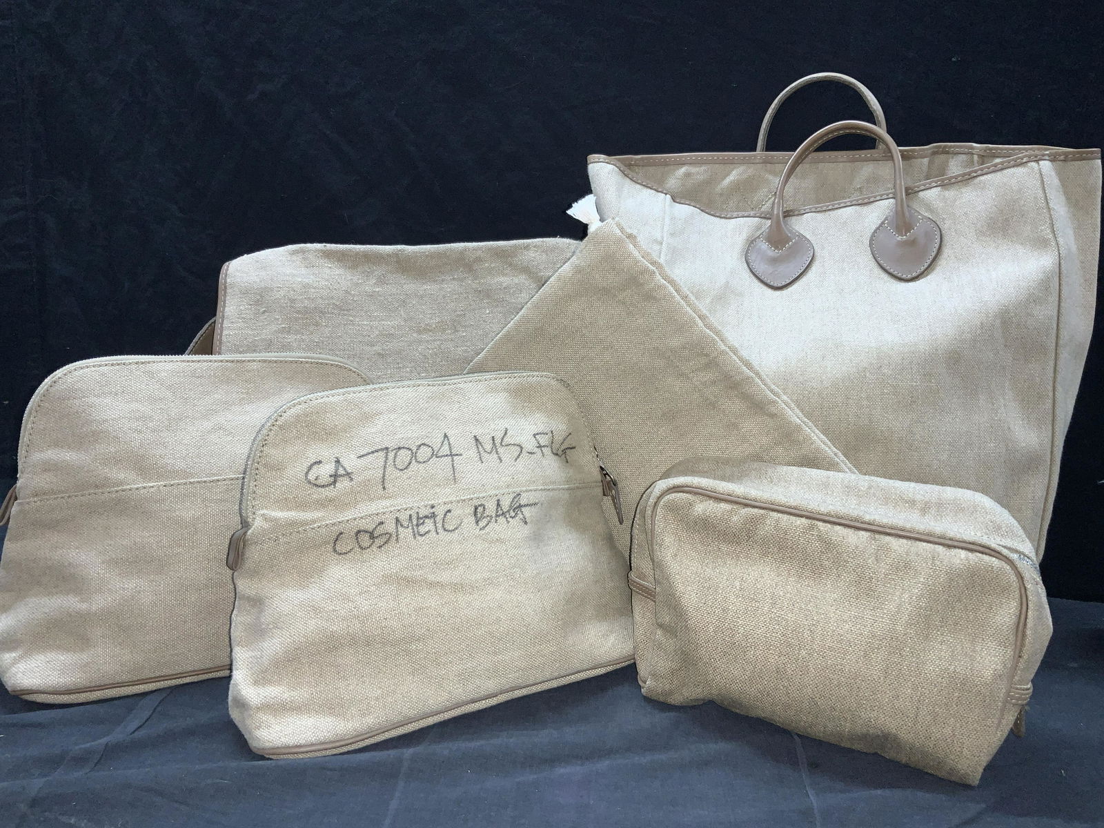 6 RiRi Canvas Messenger, Tote & Cosmetic Bags: A group lot of 6 canvas made bags, all varying sizes. All are marked RiRi on zippers. 1 Messenger bag, shoulder drop 7 inches, 13.5 x 14 inches wide. 1 draw string bag, 16 x 14.5. 1 tote bag with top