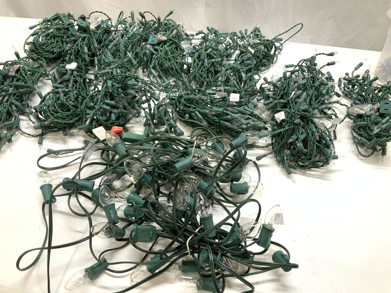 Indoor Outdoor XMas Lights & Pinecone Ornaments (1 of 9)