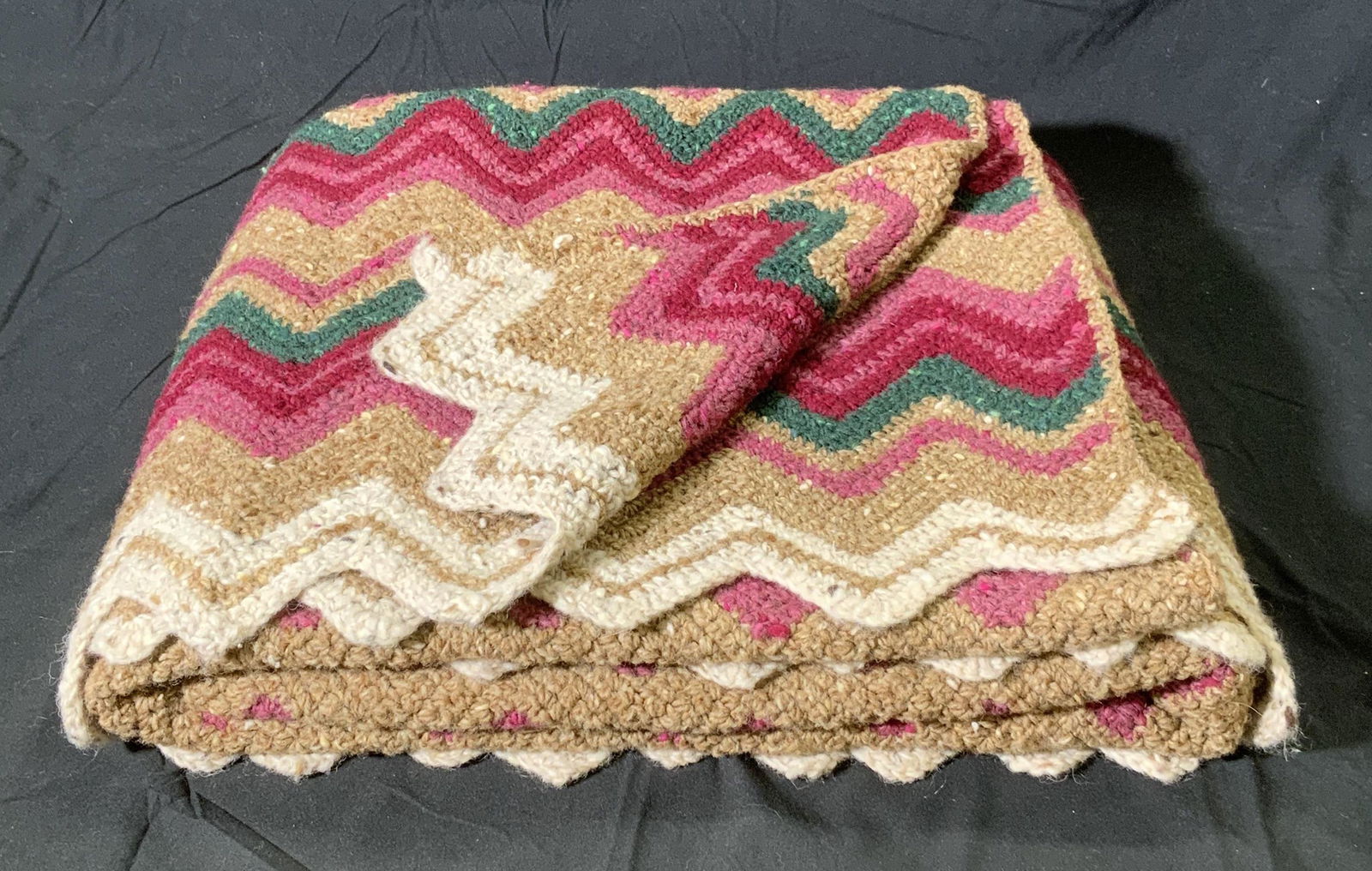 Zig Zag Pattern Multi Tone Crochet Blanket (1 of 7)