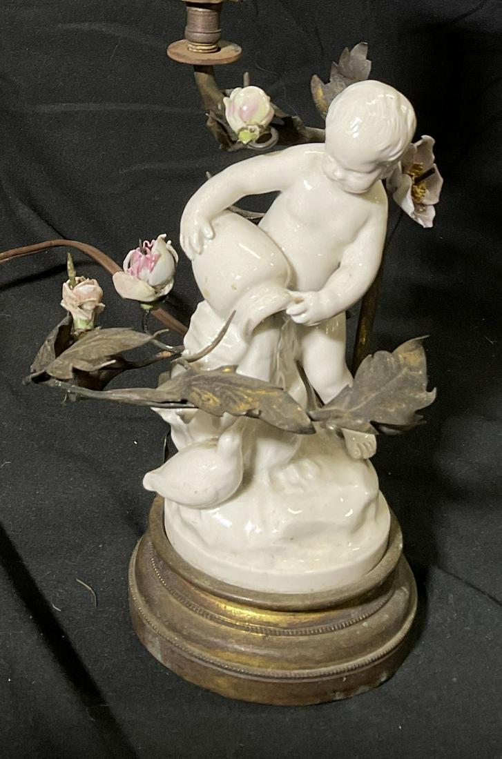 CAPODIMONTE Putti Figural Lamp (1 of 8)