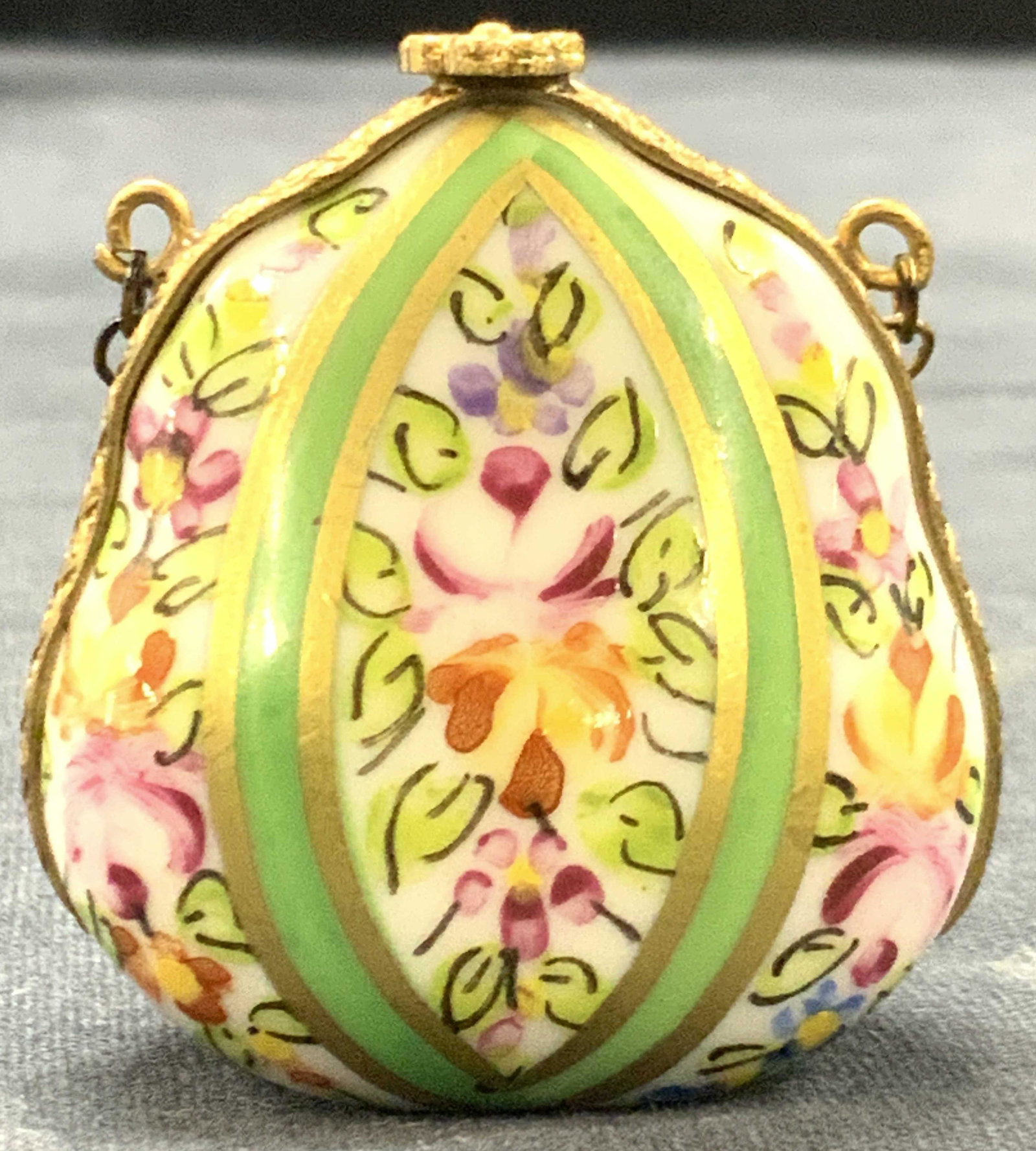 LIMOGES Signed Porcelain Painted Pill Box Purse (1 of 7)