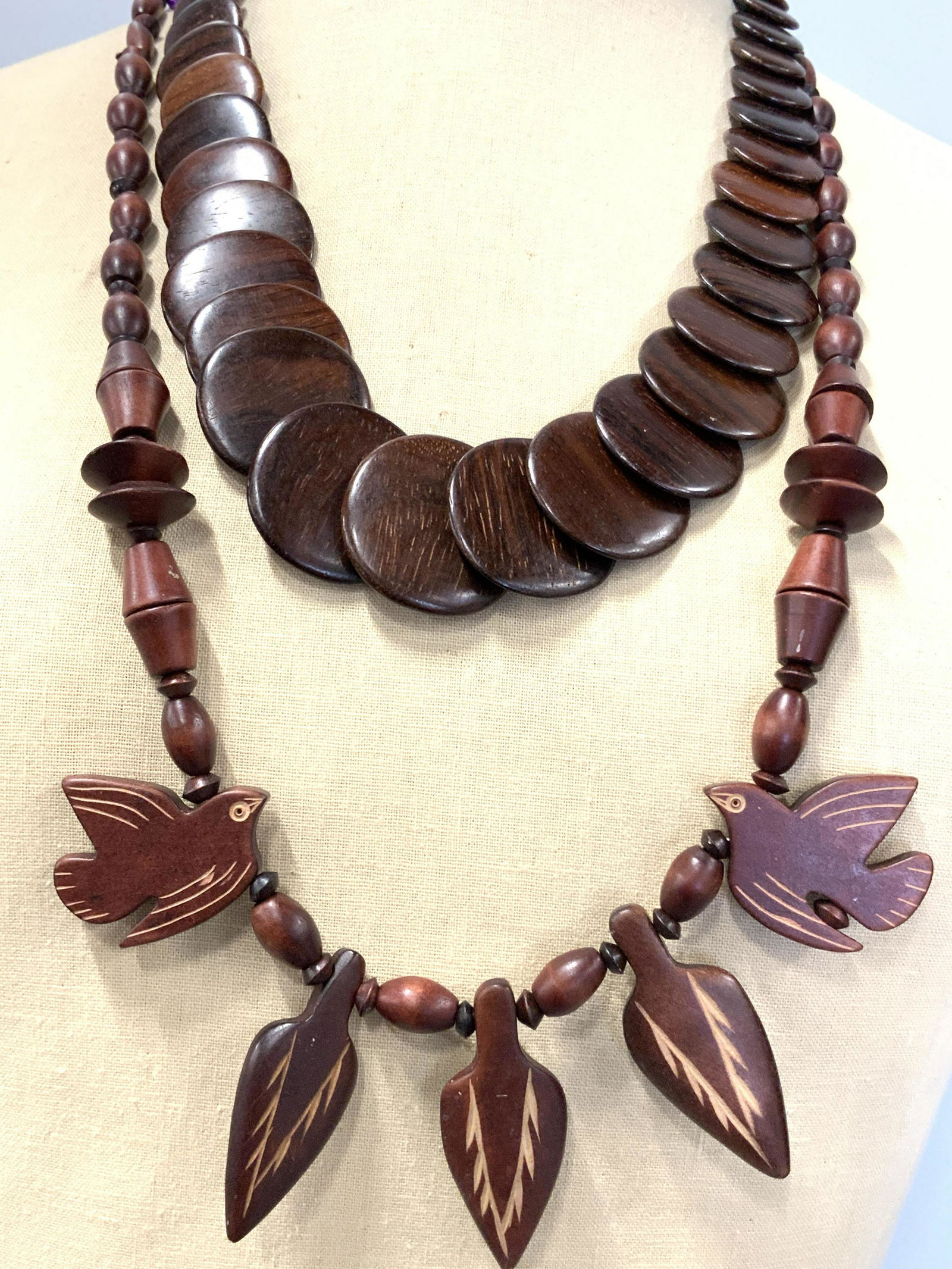 2 Vintage Red Wood Tribal Style Necklaces (1 of 7)