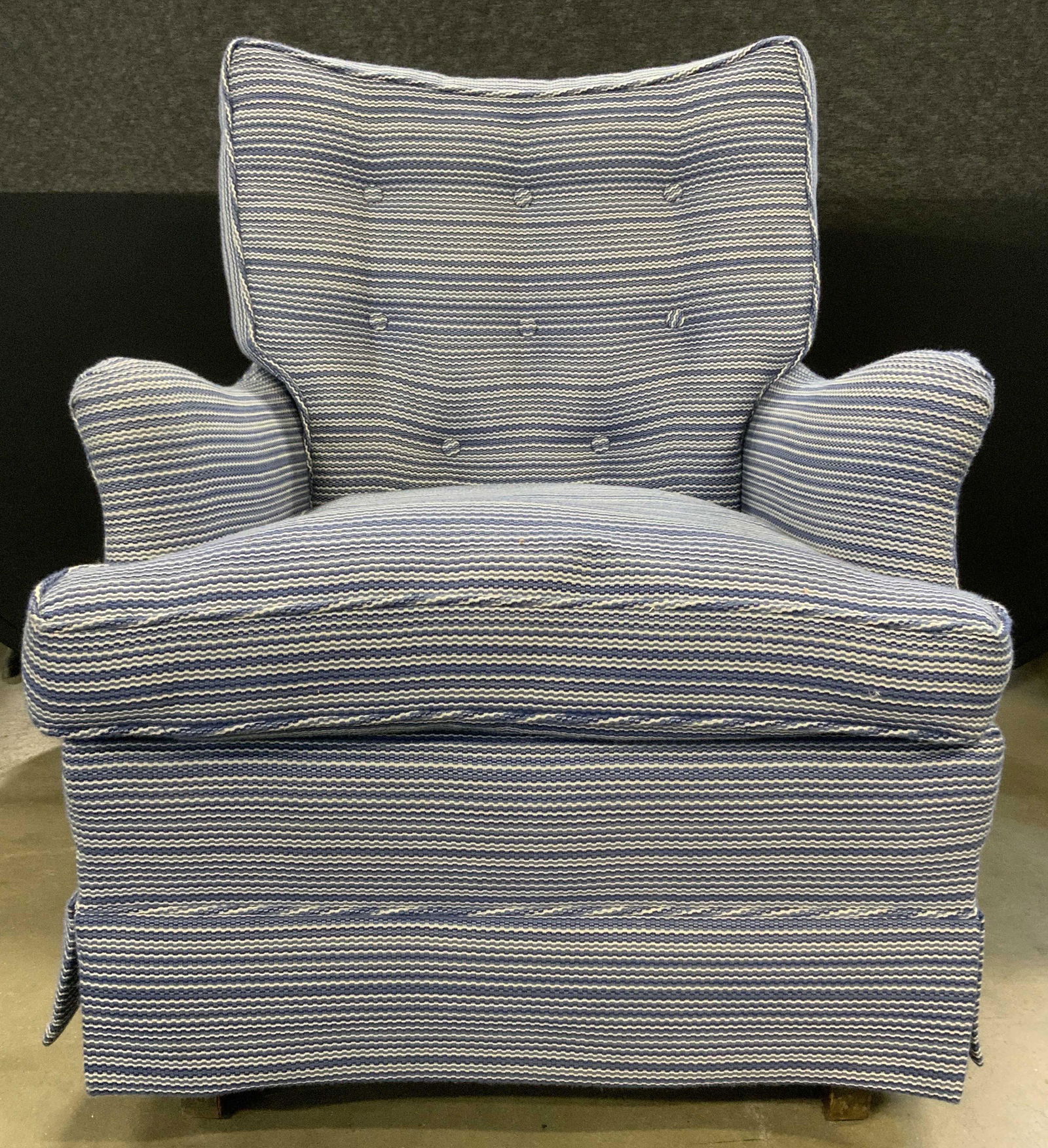 Vntg Upholstered Skirted Rocker W Tufted Back (1 of 9)