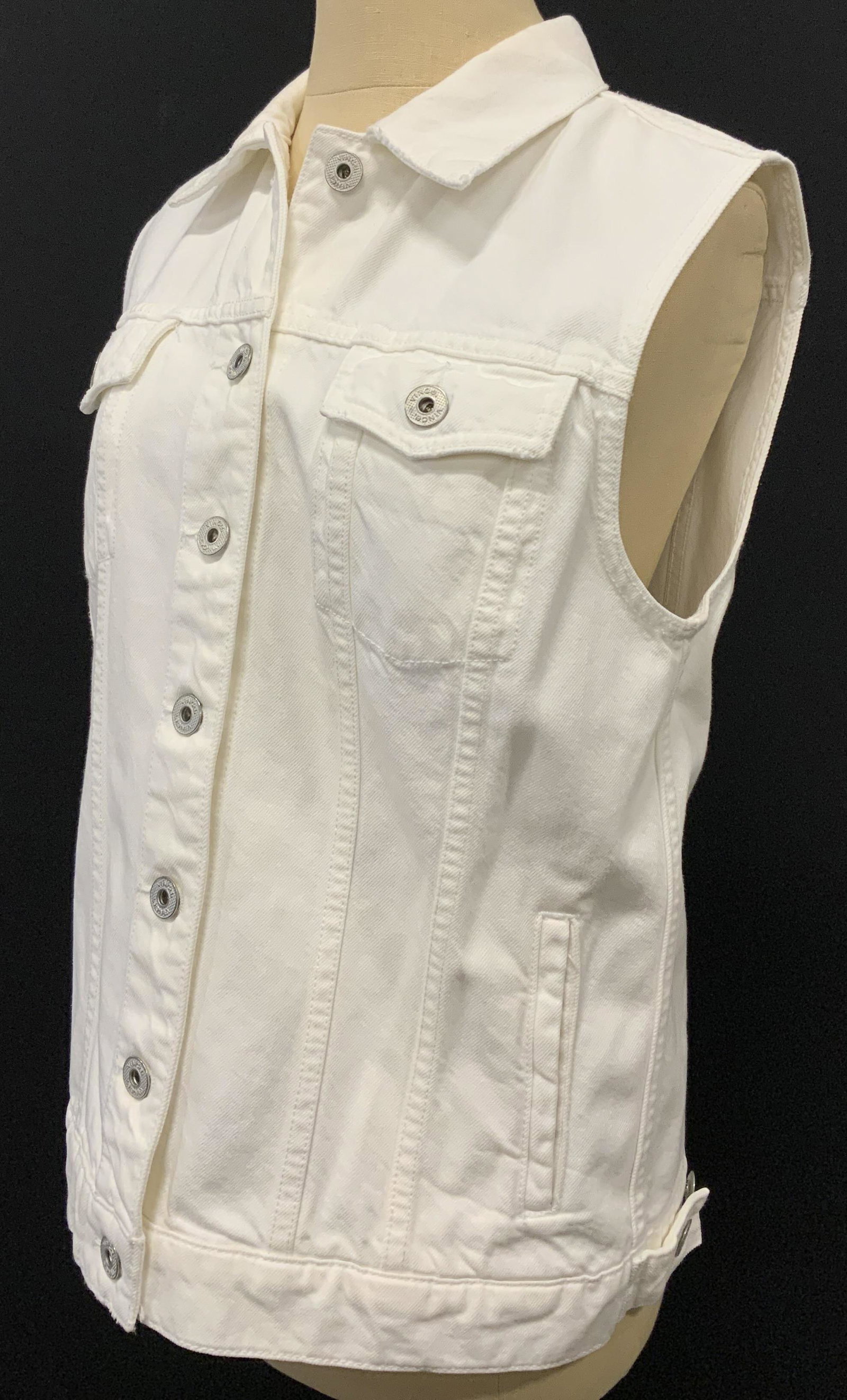 VINCE White Cotton Denim Vest: VINCE White Denim Vest, tag reads m 100 cotton length of 21 inches, space between shoulders measures 14 inches. Small discoloration to chest. womens wear, womens fashion, womens boho fashion, womens s