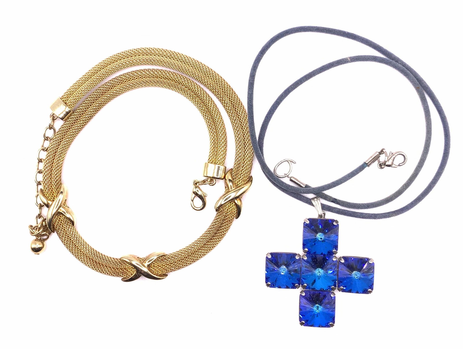 Lot 2 Vintage Choker Necklaces, Jewelry: One vintage gold tone choker necklace with double snake chain and gold tone hardware detail, lobster claw clasp, necklace measures approx. 18 inches long, necklace needs untangling on adjustable cable