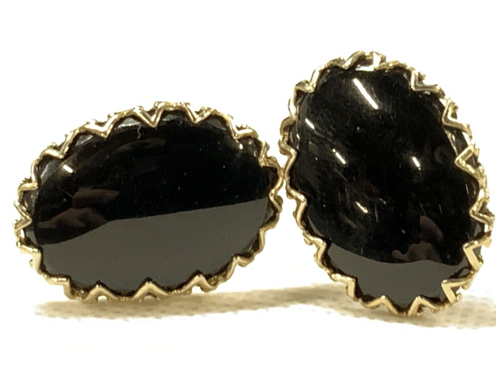 SHIELDS Signed Onyx Toned Cufflinks (1 of 5)