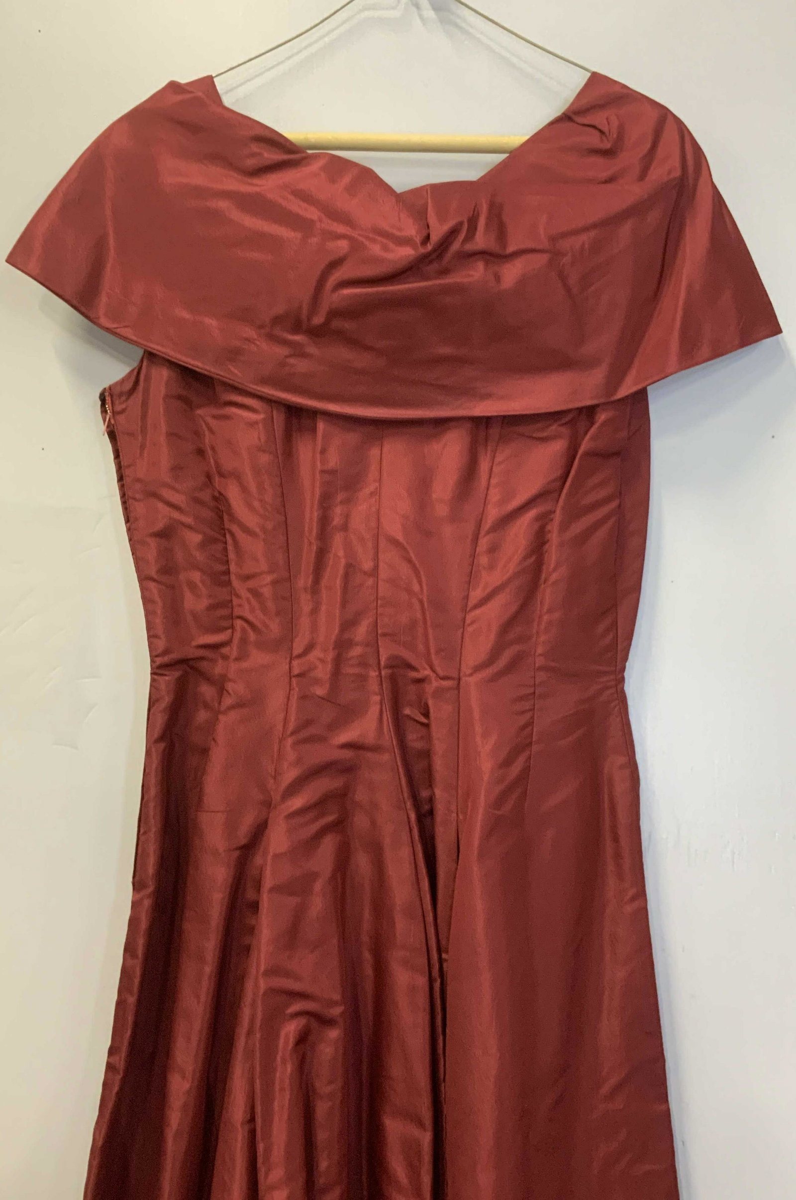 ARNOLD FOX SILK Cocktail Dress, Vtg: Vintage Mid century Cocktail Dress, Brick red, 100% silk, signed label reads Arnold Fox Pure Silk. Pleated from waist down. Sleeveless , size zipper and button backside. Waist 26 in. , length 42 in. P