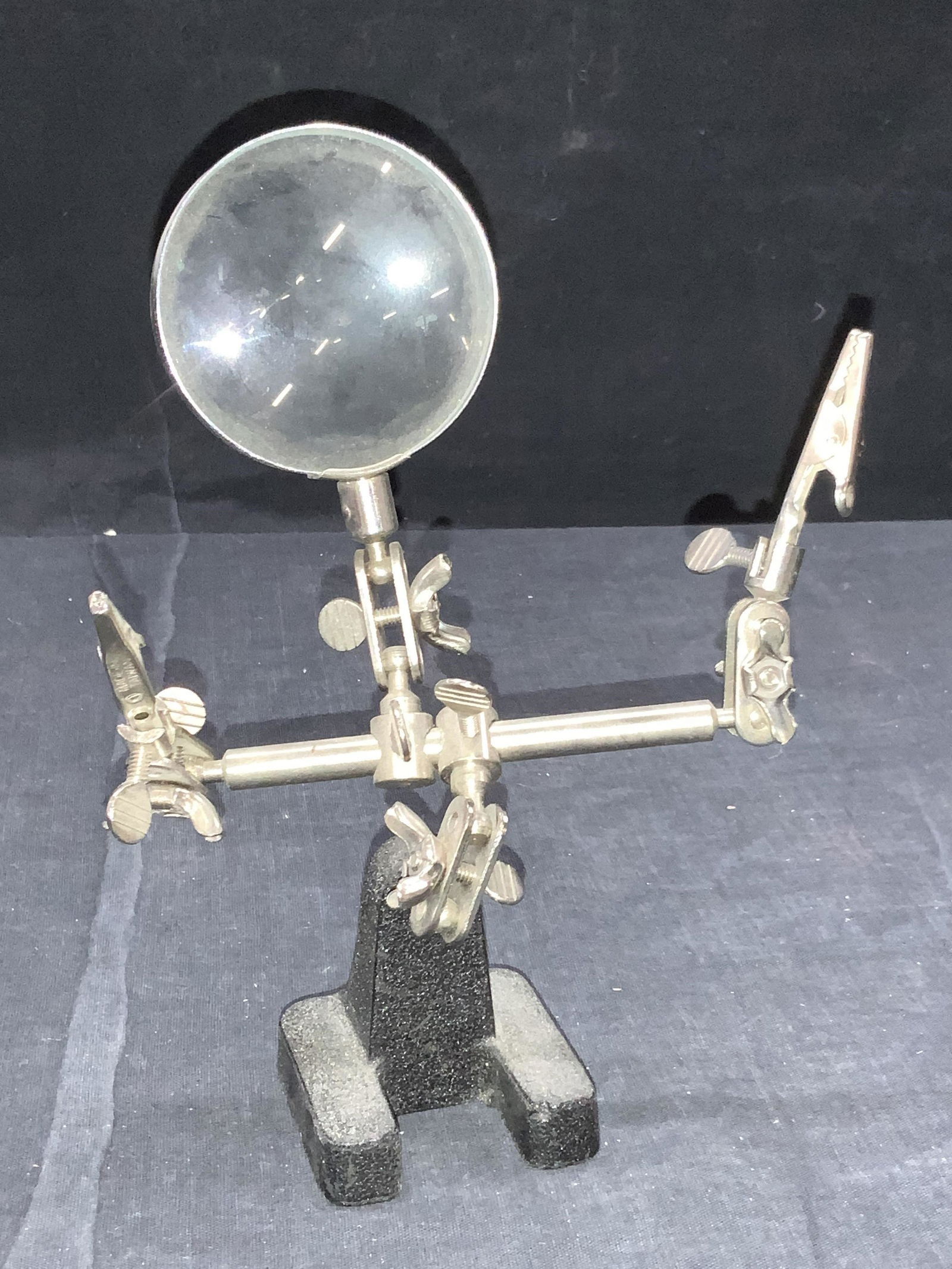 Helping Hand Desk Tool W Magnifying Glass (1 of 8)