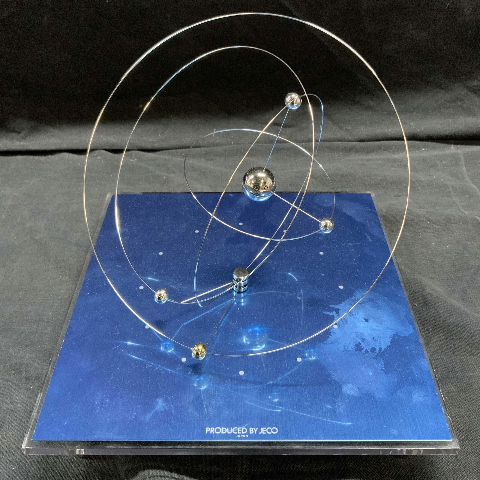 JECO Modern Desk Clock (1 of 4)