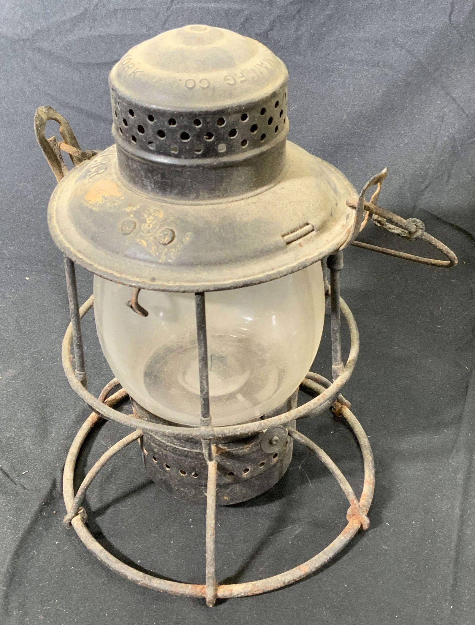 ARMSPEAR Antique L&N RR Swinging Railway Lantern (1 of 6)