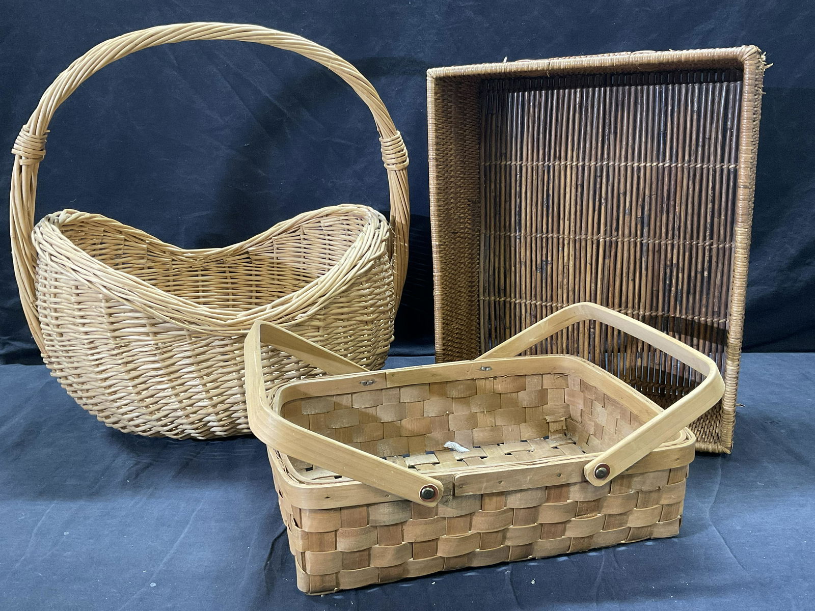 Lot 3 Wicker Baskets (1 of 10)