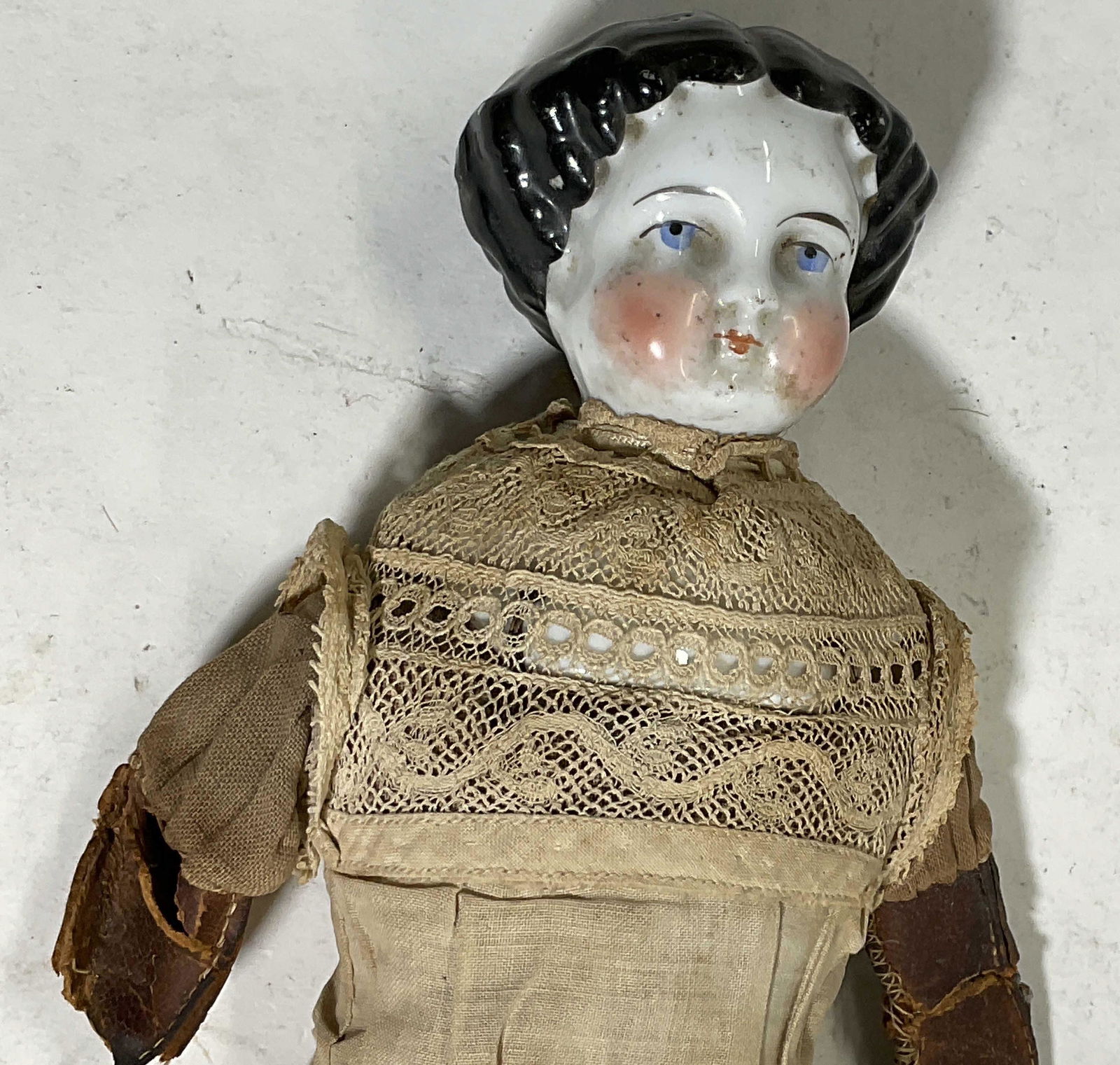 Antique Doll W Porcelain Head (1 of 5)