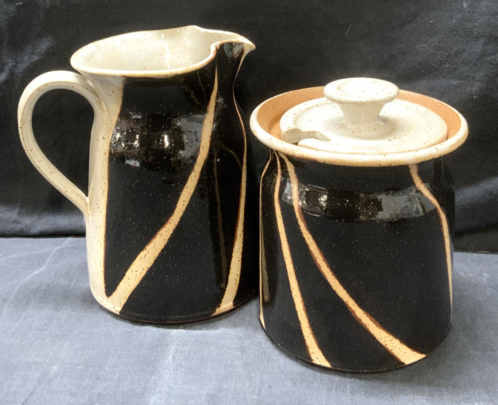 INEZ SAIJANI Signed Pottery Creamer & Sugar Bowl (1 of 5)