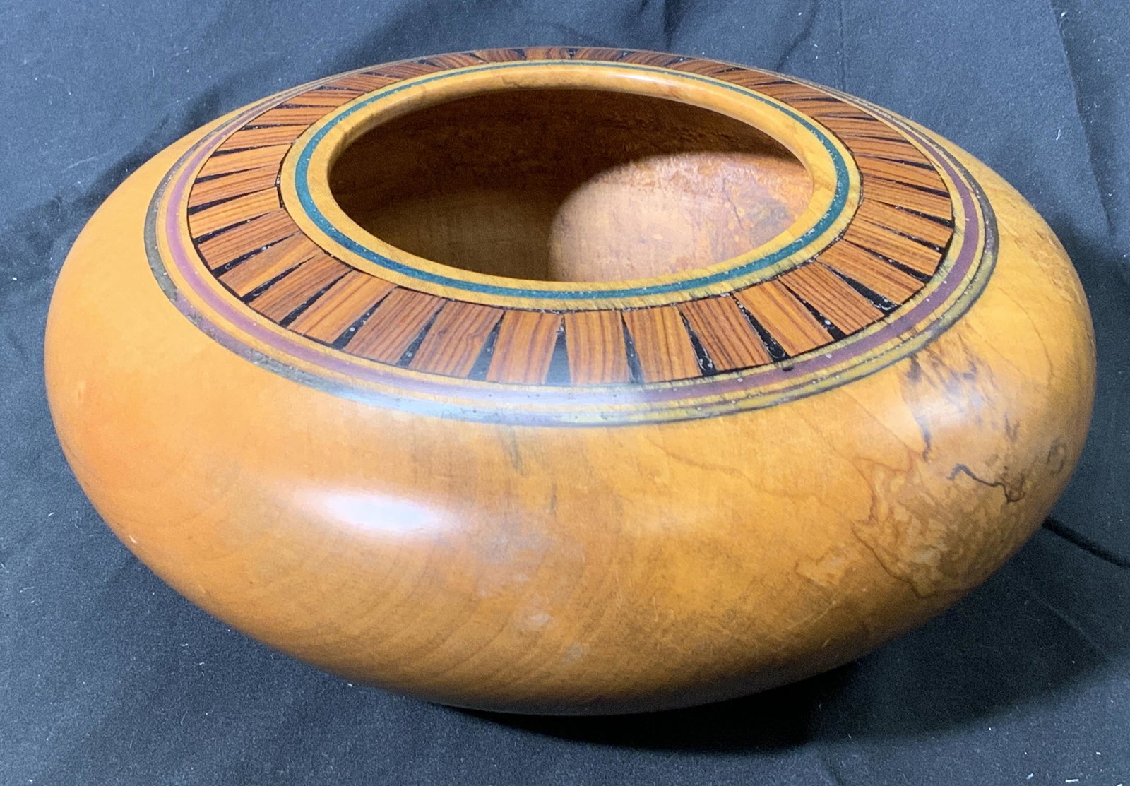 BARNES Vtg Wood Turned Handcrafted Bowl: Vintage handcrafted wood turned bowl, signed BARNES, MAPLE on underside. Inlaid wood with geometric design, maple. Measures approx. 4 inches tall, 10 inches diameter. Barnes, signed Barnes, wood bowl,