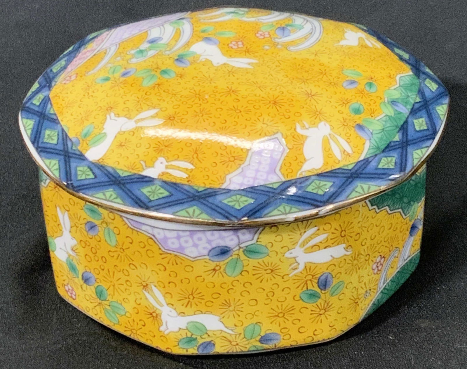 TAKAHASHI Hand Painted Hare Porcelain Trinket Box (1 of 9)