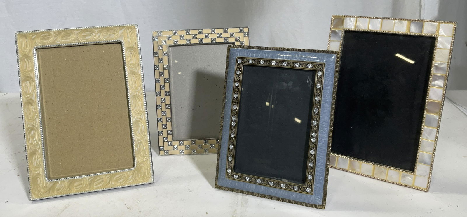 Lot 4 Easel Back Photo Frames (1 of 6)