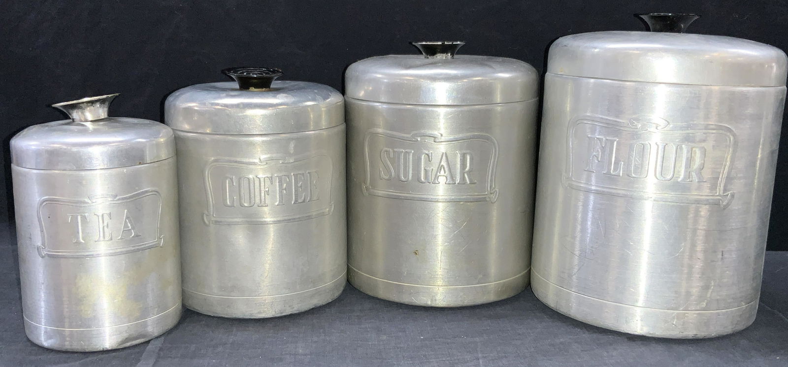 4 Vintage L. Heller Hostessware Metal Containers (1 of 10)