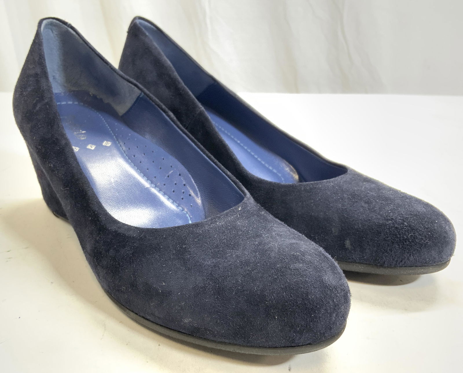 PERLATO Navy Suede Heels Sz 6.5: InSoles of heels read PERLATO. Undersides read MADE IN PORTUGAL 37. Heels are navy toned and appear to be suede. Heels are 2 inches high. Heels, womens heels, navy heels, PERLATO heels, PERLATO shoes,