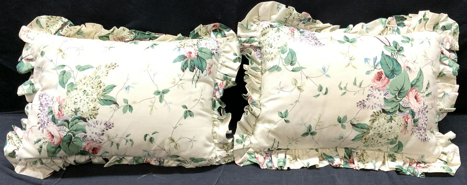 Pair Floral Pillows W Duvet Ruffle Edges (1 of 7)