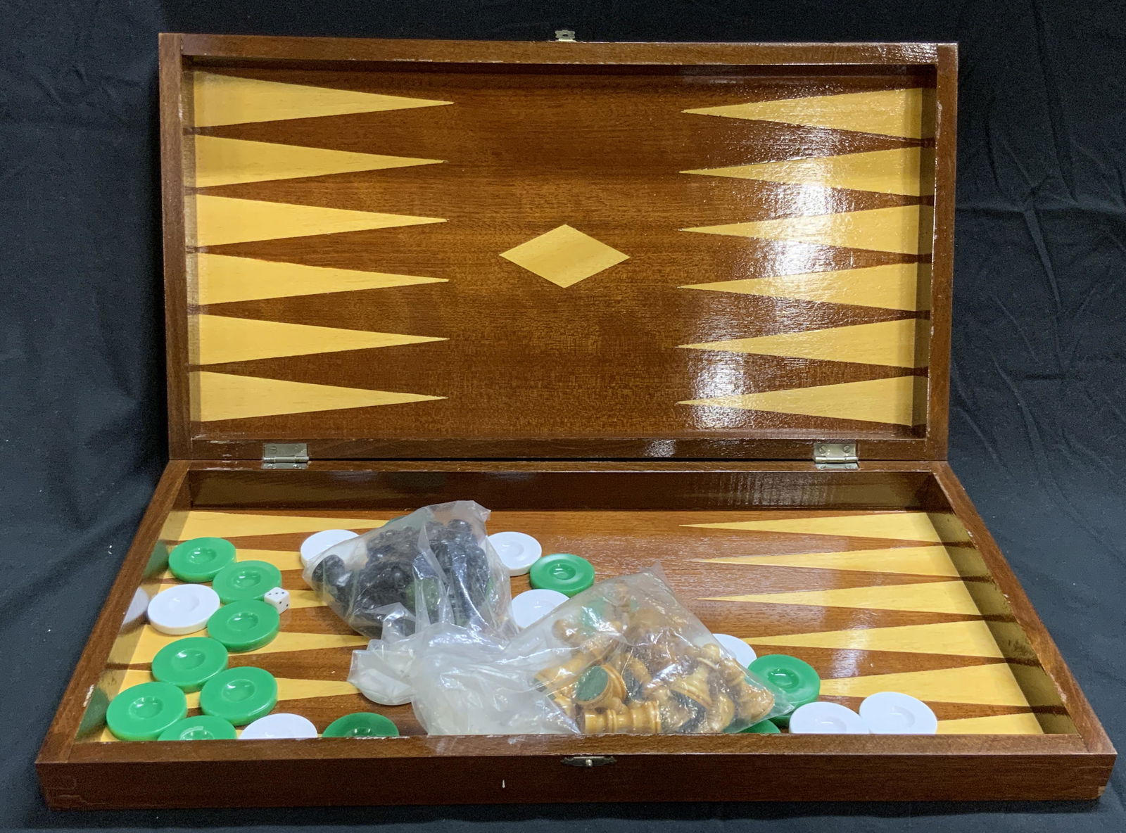 Vintage Tabletop Backgammon, Games (1 of 11)