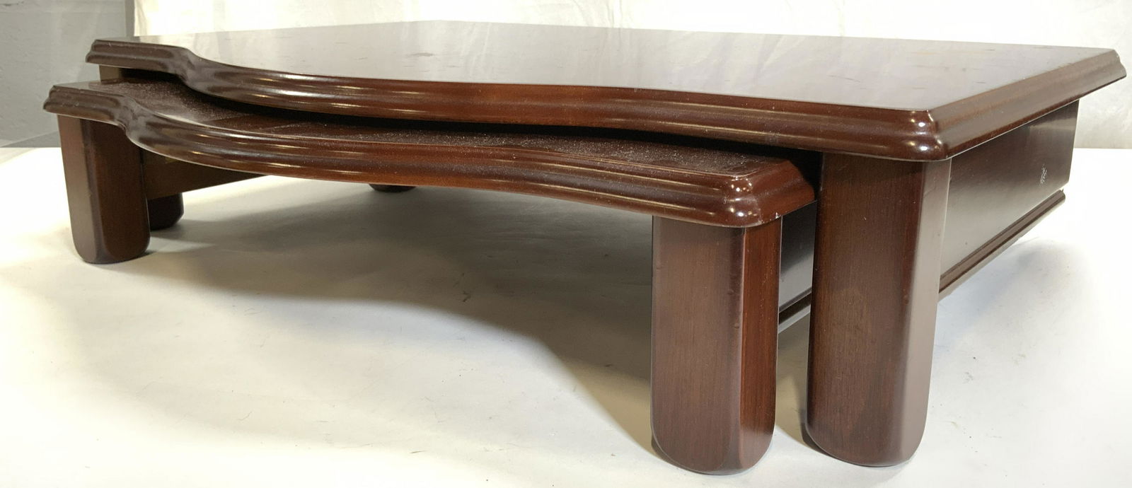 Set 2 Tabletop Nesting Tables (1 of 8)