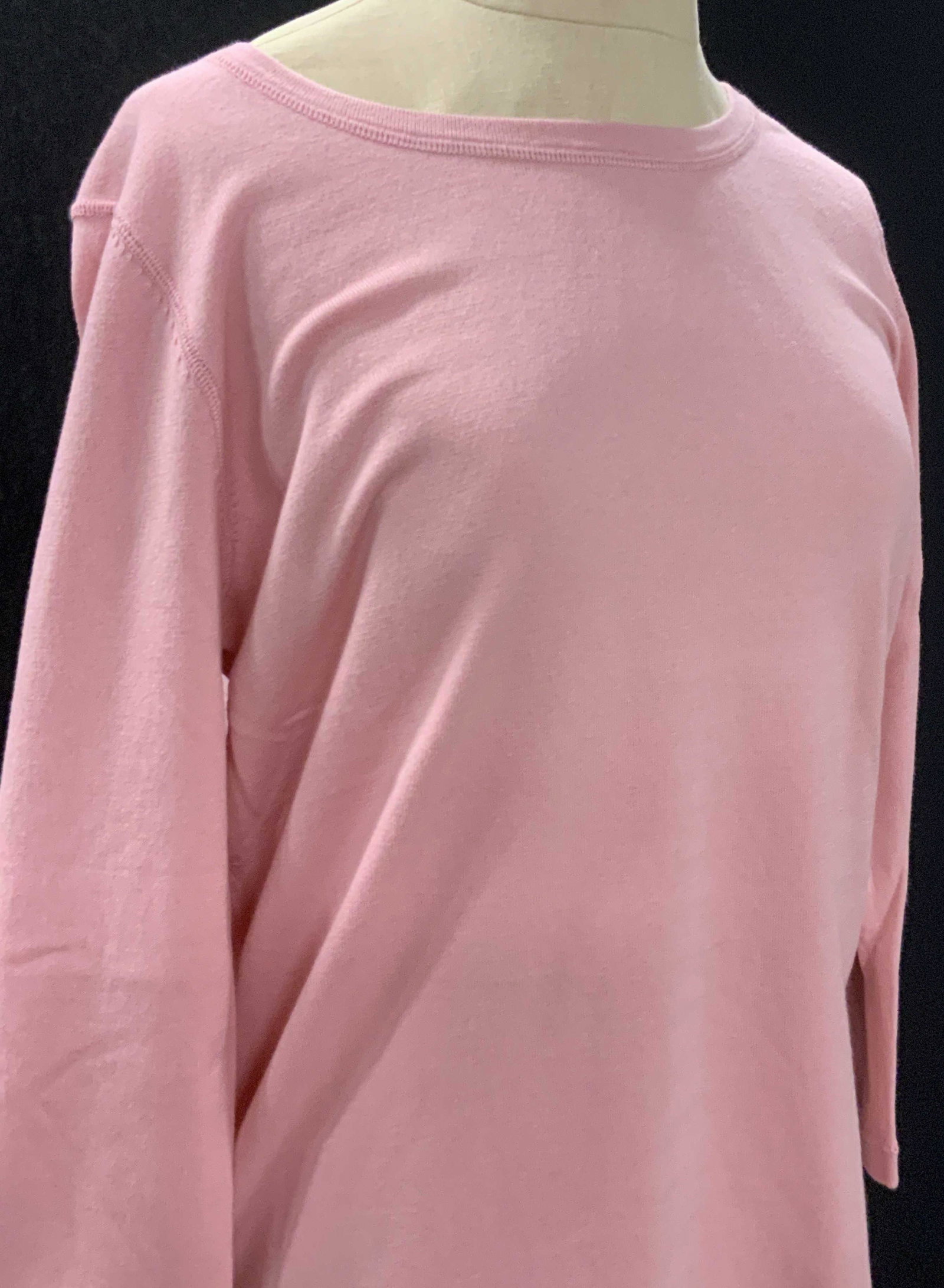 BELFORD PIMA COTTON PINK Crew Neck: Pink long sleeve sweater with crew neck, signed designer BELFORD. SZ med. 75% Pima cotton, 21% nylon, remainder spandex. 3/4 sleeves , clean lines, square shape. BELFORD offers beautifully crafted and